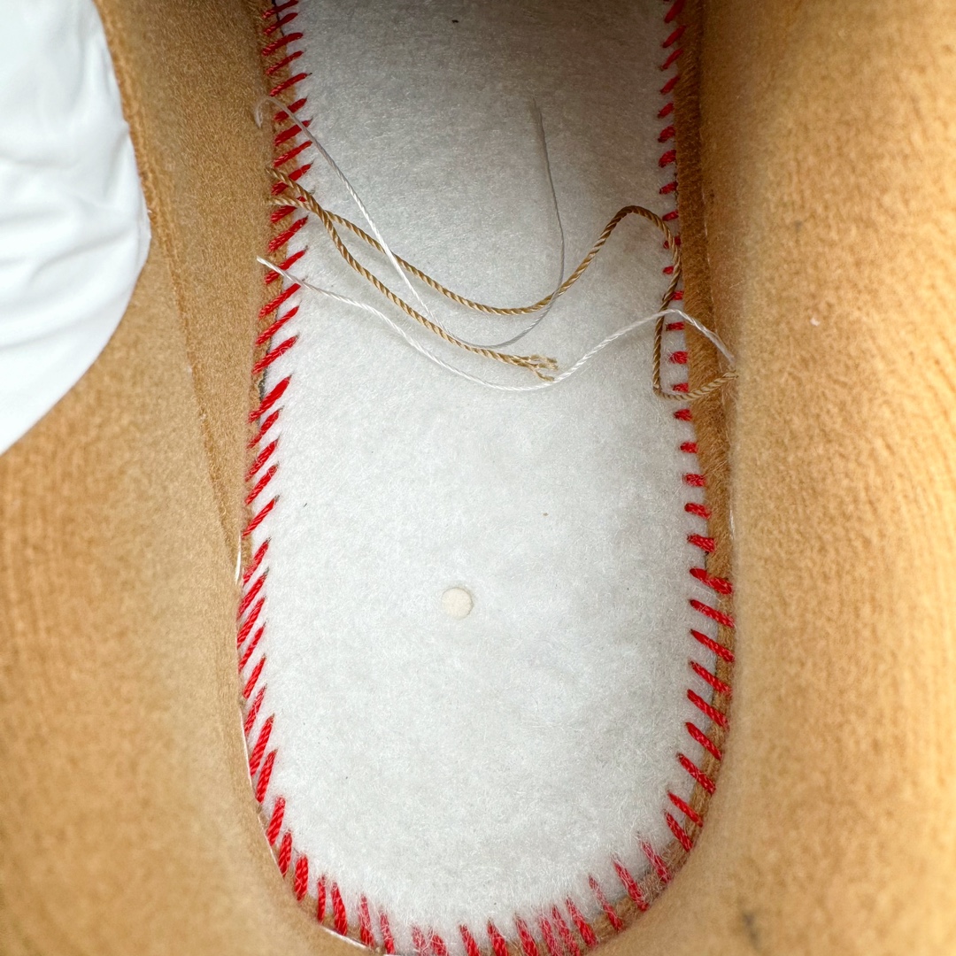 图片[10]-＃XP私人订单福利特价️ NK Air Force 1 Low 07 LV8\\\”Wheat / Flax\\\”小麦空军一号低帮 CJ9179-200 细节同步官方全新22版 全鞋电脑针车 全新模具鱼鳞纹大底 二维码鞋标 内置芯片及solo气垫 大底高度及其弧度依照正品 钢印 logo刺绣 鞋口弧度 鞋头长度 鞋面冲孔 鞋垫背胶及钢印 完美鞋型对比正品 每一处都是细节满满 今年继续推出小麦色AF1 以高帮款与低帮款的方式呈现 小麦色牛巴革打造鞋面 生胶鞋底与鞋面风格协调一致 搭配同色系尼龙鞋带 侧身皮质Swoosh Logo进一步体现两双鞋的独特魅力 尺码：36 36.5 37.5 38 38.5 39 40 40.5 41 42 42.5 43 44 44.5 45 46-选品中心