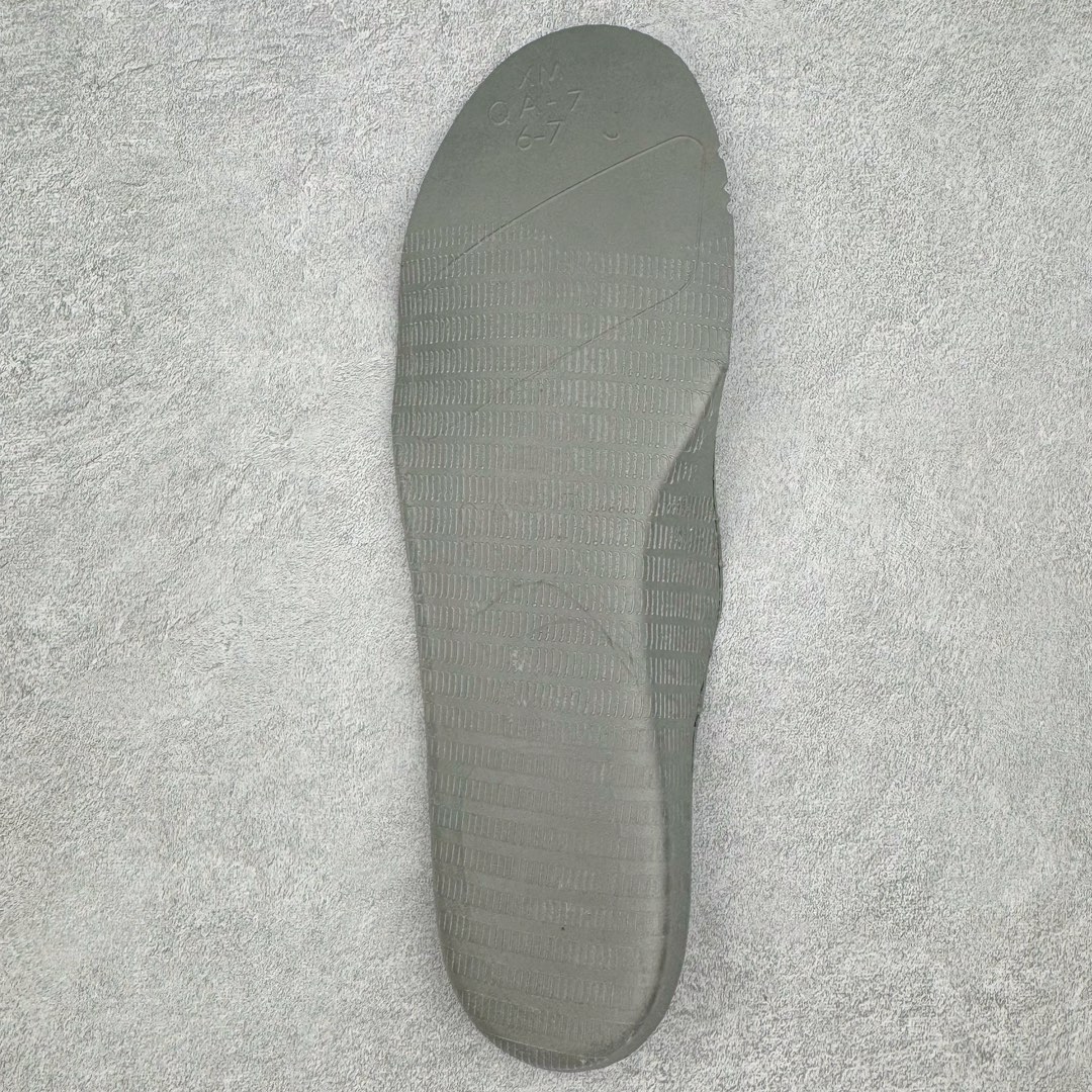 图片[13]-＃KZ神版特价 NK Air Force 1 Low \’07 空军一号低帮经典板鞋 全白 DD8959-100 同步官方2024专柜在售全新版本细节 更新3/4背胶 全新货号 鞋盒规格 不规则波浪大底咬花 全鞋电脑针车 工整有序 视觉效果满分 原厂拉帮手法 标准四线 密度针距针孔大小控制到位 原装反口里网布海绵 正确卡色网眼大小 新版鞋撑改用纸团代替 原厂港宝加持完美还原灵魂版型 原盒原配从里到外百分百还原 原厂全头层原厂皮料 原标原盒 内置Sole气垫 中底白色背胶 中底划线 已经无限的接近公司 原厂楦头 原厂刺绣 后跟弧度修正 独家私模最大开发到48.5 尺码：35.5 36 36.5 37.5 38 38.5 39 40 40.5 41 42 42.5 43 44 44.5 45 46 47.5 48.5-选品中心