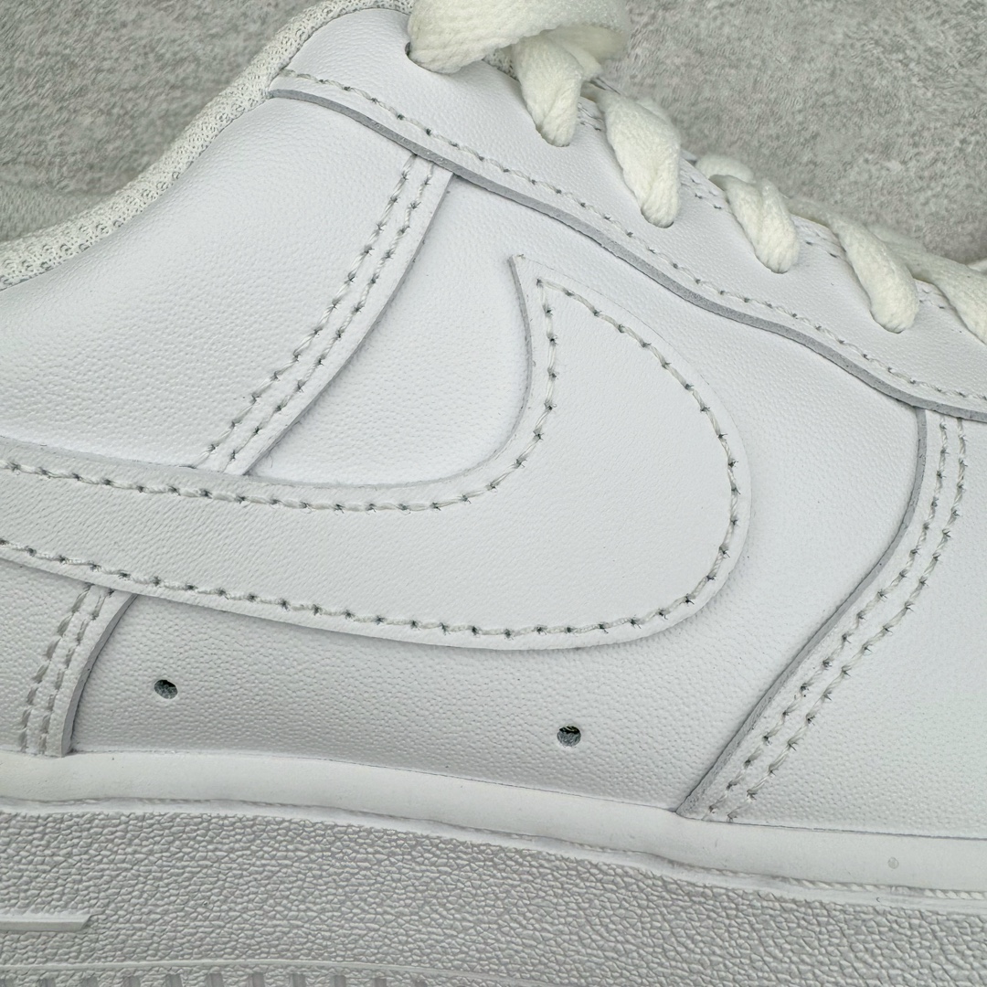 图片[22]-＃KZ神版特价 NK Air Force 1 Low \’07 空军一号低帮经典板鞋 全白 DD8959-100 同步官方2024专柜在售全新版本细节 更新3/4背胶 全新货号 鞋盒规格 不规则波浪大底咬花 全鞋电脑针车 工整有序 视觉效果满分 原厂拉帮手法 标准四线 密度针距针孔大小控制到位 原装反口里网布海绵 正确卡色网眼大小 新版鞋撑改用纸团代替 原厂港宝加持完美还原灵魂版型 原盒原配从里到外百分百还原 原厂全头层原厂皮料 原标原盒 内置Sole气垫 中底白色背胶 中底划线 已经无限的接近公司 原厂楦头 原厂刺绣 后跟弧度修正 独家私模最大开发到48.5 尺码：35.5 36 36.5 37.5 38 38.5 39 40 40.5 41 42 42.5 43 44 44.5 45 46 47.5 48.5-选品中心