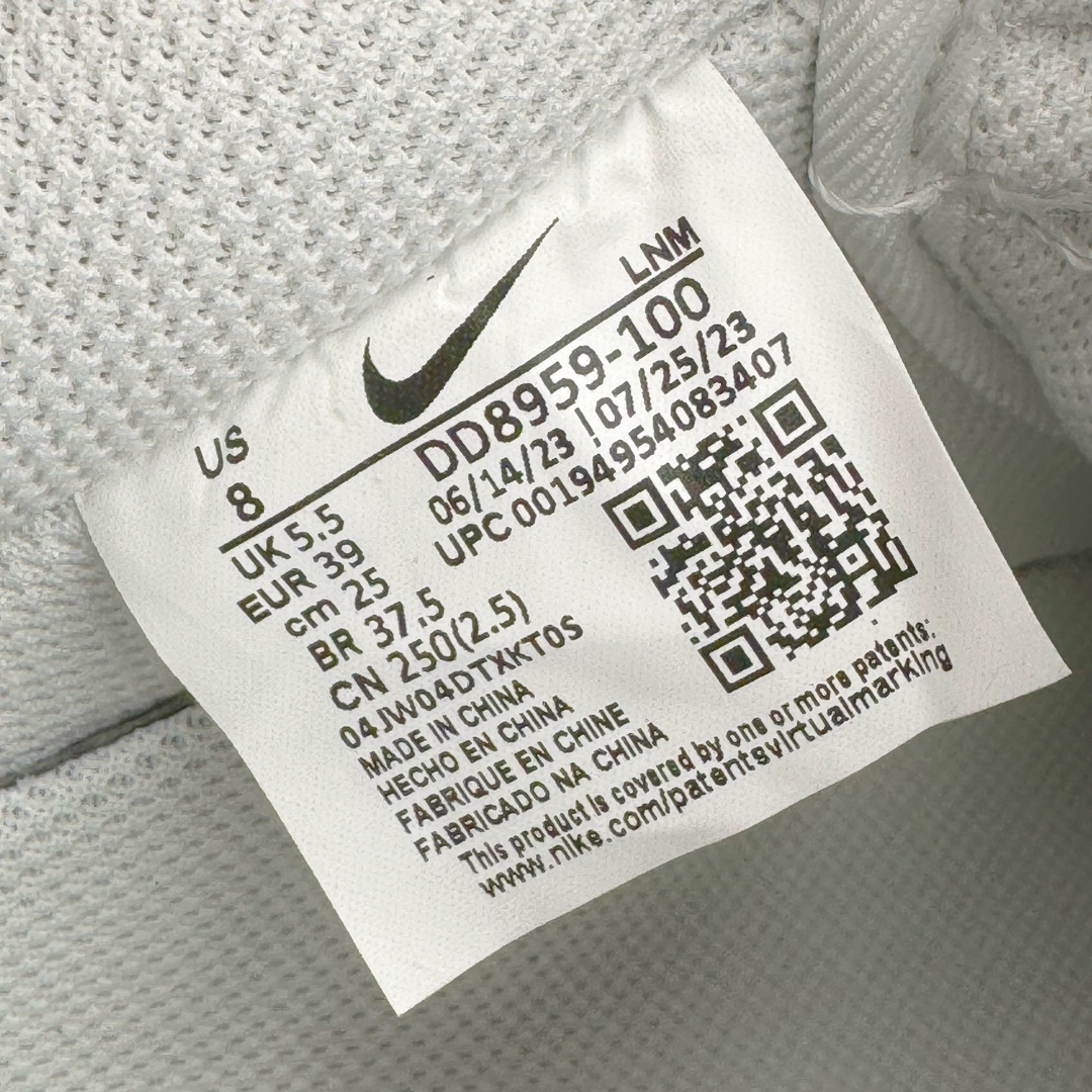 图片[14]-＃KZ神版特价 NK Air Force 1 Low \’07 空军一号低帮经典板鞋 全白 DD8959-100 同步官方2024专柜在售全新版本细节 更新3/4背胶 全新货号 鞋盒规格 不规则波浪大底咬花 全鞋电脑针车 工整有序 视觉效果满分 原厂拉帮手法 标准四线 密度针距针孔大小控制到位 原装反口里网布海绵 正确卡色网眼大小 新版鞋撑改用纸团代替 原厂港宝加持完美还原灵魂版型 原盒原配从里到外百分百还原 原厂全头层原厂皮料 原标原盒 内置Sole气垫 中底白色背胶 中底划线 已经无限的接近公司 原厂楦头 原厂刺绣 后跟弧度修正 独家私模最大开发到48.5 尺码：35.5 36 36.5 37.5 38 38.5 39 40 40.5 41 42 42.5 43 44 44.5 45 46 47.5 48.5-选品中心