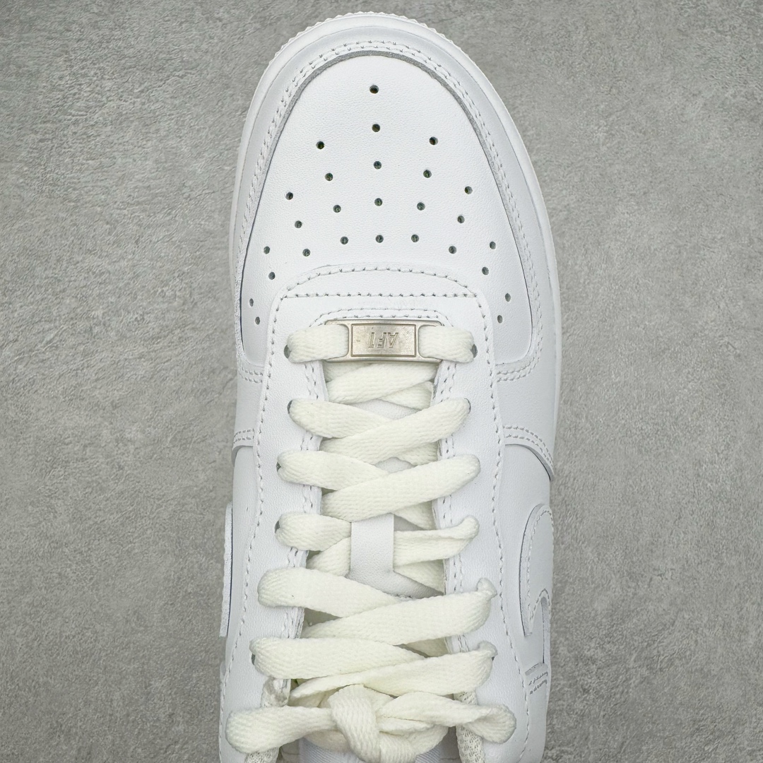 图片[4]-＃KZ神版特价 NK Air Force 1 Low \’07 空军一号低帮经典板鞋 全白 DD8959-100 同步官方2024专柜在售全新版本细节 更新3/4背胶 全新货号 鞋盒规格 不规则波浪大底咬花 全鞋电脑针车 工整有序 视觉效果满分 原厂拉帮手法 标准四线 密度针距针孔大小控制到位 原装反口里网布海绵 正确卡色网眼大小 新版鞋撑改用纸团代替 原厂港宝加持完美还原灵魂版型 原盒原配从里到外百分百还原 原厂全头层原厂皮料 原标原盒 内置Sole气垫 中底白色背胶 中底划线 已经无限的接近公司 原厂楦头 原厂刺绣 后跟弧度修正 独家私模最大开发到48.5 尺码：35.5 36 36.5 37.5 38 38.5 39 40 40.5 41 42 42.5 43 44 44.5 45 46 47.5 48.5-选品中心