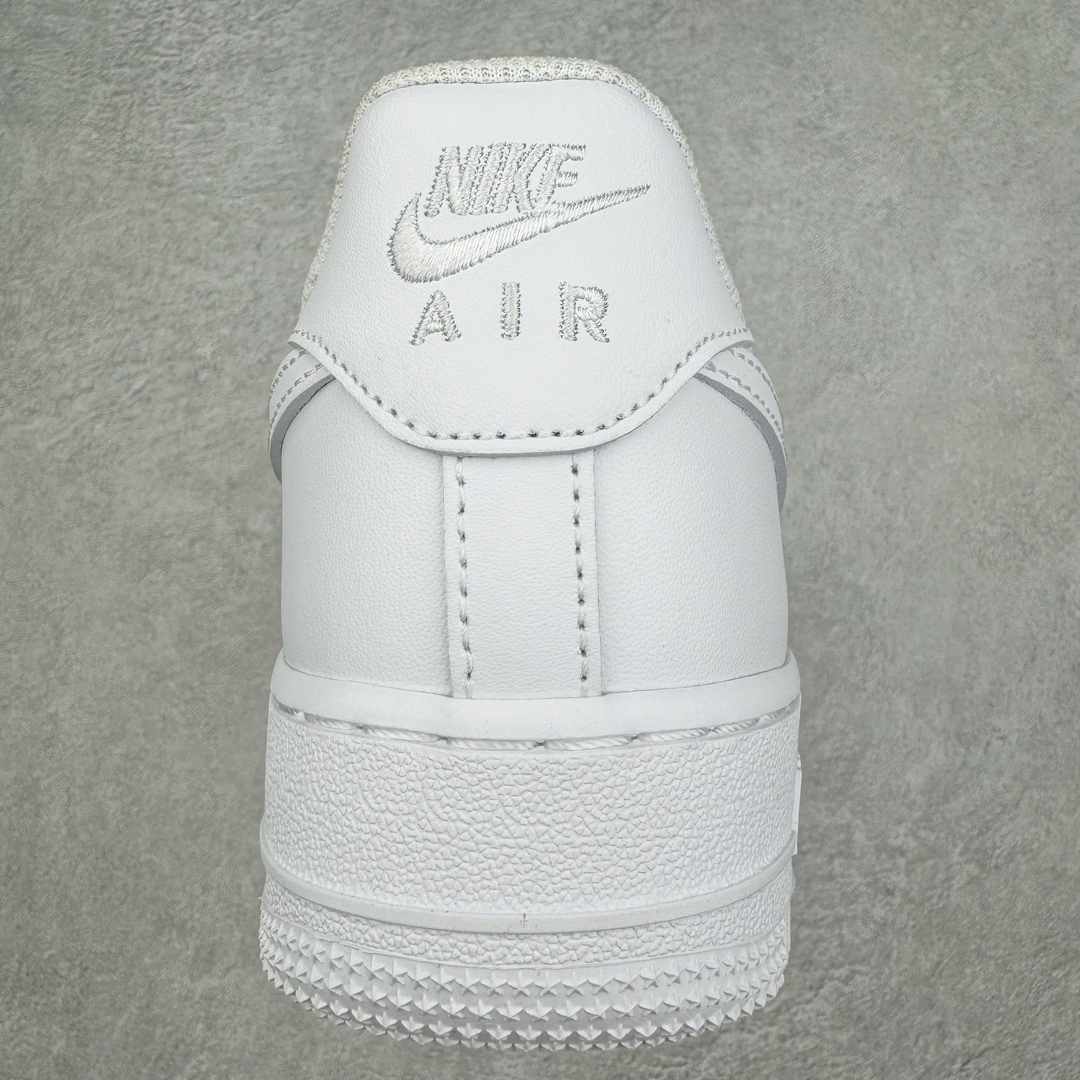 图片[8]-＃KZ神版特价 NK Air Force 1 Low \’07 空军一号低帮经典板鞋 全白 DD8959-100 同步官方2024专柜在售全新版本细节 更新3/4背胶 全新货号 鞋盒规格 不规则波浪大底咬花 全鞋电脑针车 工整有序 视觉效果满分 原厂拉帮手法 标准四线 密度针距针孔大小控制到位 原装反口里网布海绵 正确卡色网眼大小 新版鞋撑改用纸团代替 原厂港宝加持完美还原灵魂版型 原盒原配从里到外百分百还原 原厂全头层原厂皮料 原标原盒 内置Sole气垫 中底白色背胶 中底划线 已经无限的接近公司 原厂楦头 原厂刺绣 后跟弧度修正 独家私模最大开发到48.5 尺码：35.5 36 36.5 37.5 38 38.5 39 40 40.5 41 42 42.5 43 44 44.5 45 46 47.5 48.5-选品中心