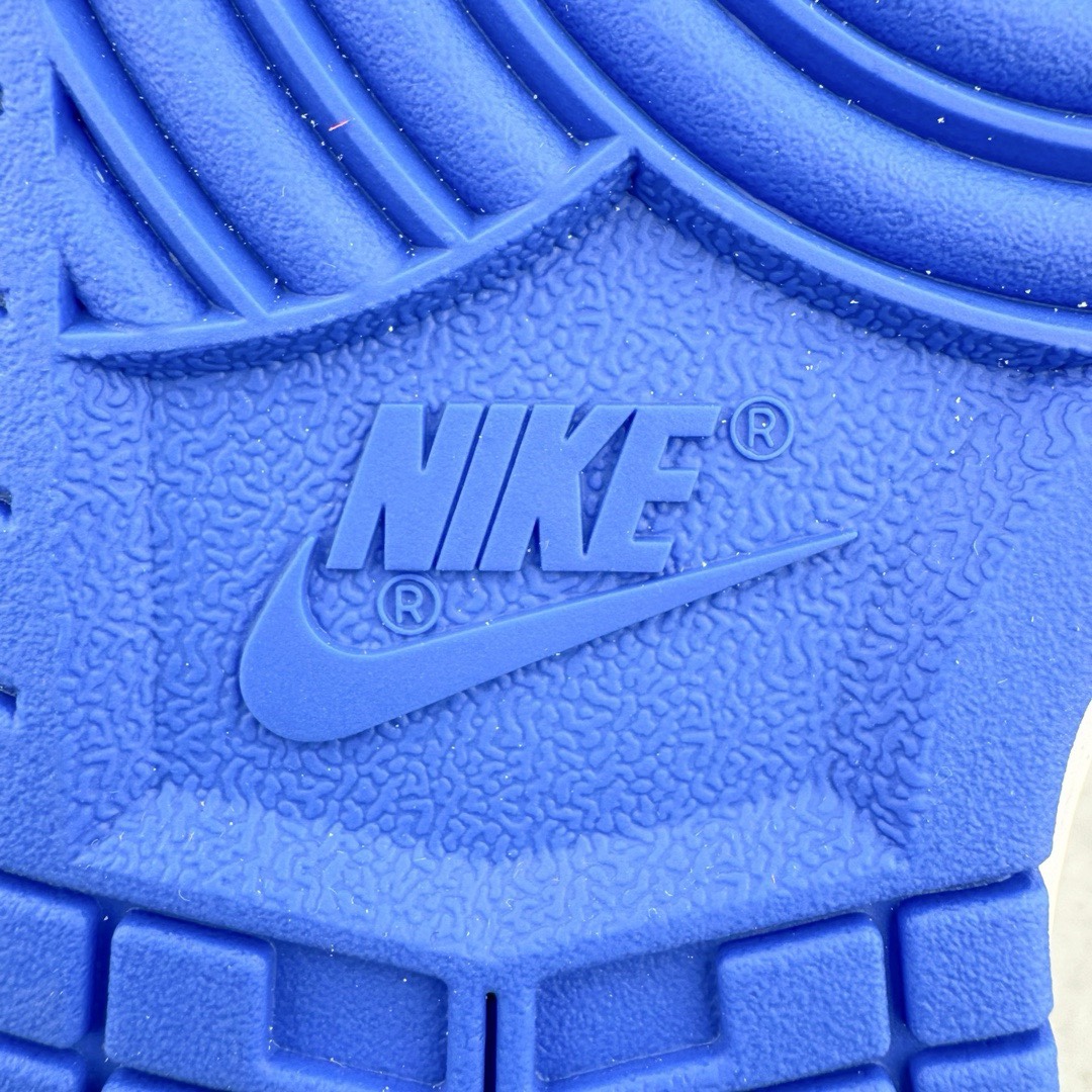 图片[19]-＃YC纯原福利 NK Dunk Low 小熊软糖 蓝灰色 DV0831-104 定制系列天花板 无原鞋不开发 全系列得物原鞋一比一校对开发 配色持续更新中 终端对接 优势输出 全套原厂楦头原纸板数据档案倾力打造 原汁原味莞产 极致还原 圈内最强针车工艺 高端零售指定版 广东原厂配套原盒原标 鞋盒分三个尺码段 原厂冲刀 超高清洁度 全鞋零毛边皮料切割 采用原厂百宏鞋带以及原厂百宏织唛舌标 内标可供原厂几率过验 进口原装条纹中底布 四线拉帮白色点胶 原厂拉帮手法遵循公司 原厂电绣 极致还原 尺码：35.5 36 36.5 37.5 38 38.5 39 40 40.5 41 42 42.5 43 44 44.5 45 46 47.5-选品中心