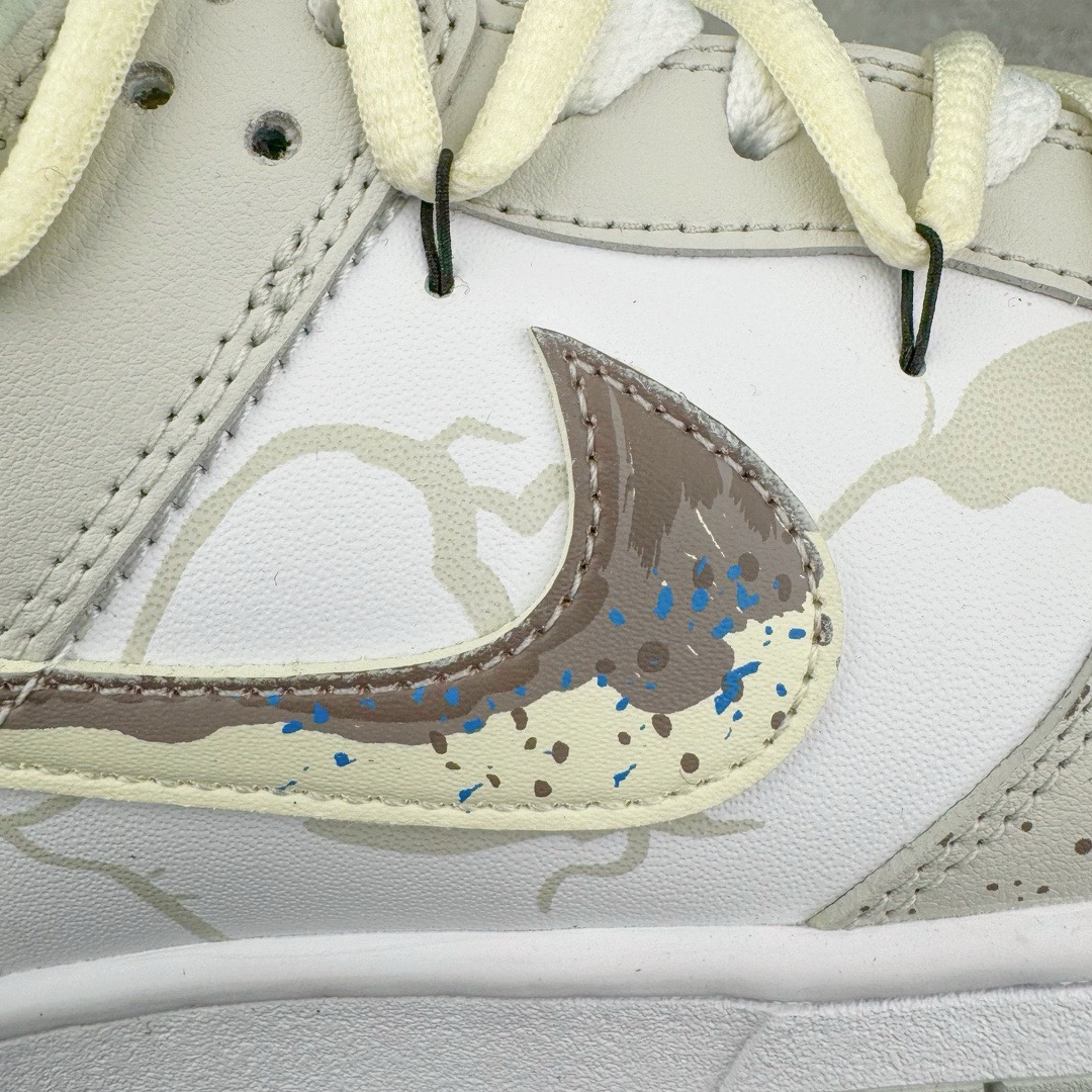 图片[10]-＃YC纯原福利 NK Dunk Low 城市废墟 灰褐 DV0831-101 定制系列天花板 无原鞋不开发 全系列得物原鞋一比一校对开发 配色持续更新中 终端对接 优势输出 全套原厂楦头原纸板数据档案倾力打造 原汁原味莞产 极致还原 圈内最强针车工艺 高端零售指定版 广东原厂配套原盒原标 鞋盒分三个尺码段 原厂冲刀 超高清洁度 全鞋零毛边皮料切割 采用原厂百宏鞋带以及原厂百宏织唛舌标 内标可供原厂几率过验 进口原装条纹中底布 四线拉帮白色点胶 原厂拉帮手法遵循公司 原厂电绣 极致还原 尺码：35.5 36 36.5 37.5 38 38.5 39 40 40.5 41 42 42.5 43 44 44.5 45 46 47.5-选品中心
