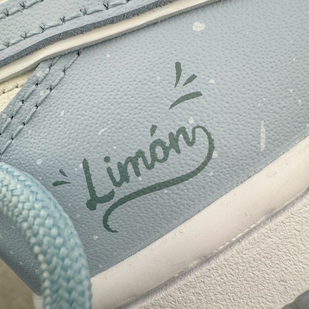 图片[12]-＃YC纯原福利 NK Dunk Low 海盐清拧 FJ7743-194 定制系列天花板 无原鞋不开发 全系列得物原鞋一比一校对开发 配色持续更新中 终端对接 优势输出 全套原厂楦头原纸板数据档案倾力打造 原汁原味莞产 极致还原 圈内最强针车工艺 高端零售指定版 广东原厂配套原盒原标 鞋盒分三个尺码段 原厂冲刀 超高清洁度 全鞋零毛边皮料切割 采用原厂百宏鞋带以及原厂百宏织唛舌标 内标可供原厂几率过验 进口原装条纹中底布 四线拉帮白色点胶 原厂拉帮手法遵循公司 原厂电绣 极致还原 尺码：35.5 36 36.5 37.5 38 38.5 39 40 40.5 41 42 42.5 43 44 44.5 45 46 47.5-选品中心