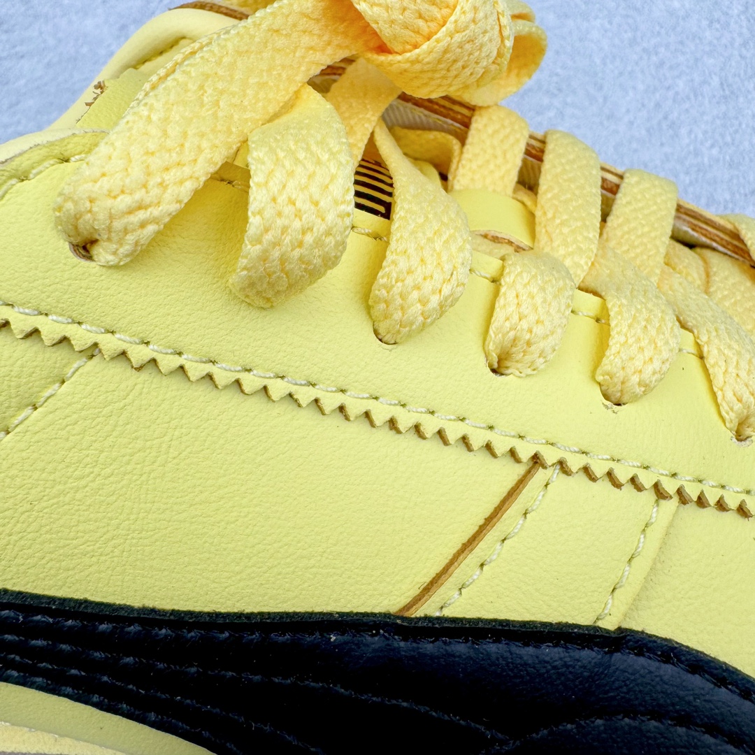 图片[21]-＃GX PUMA Bella UT Low 彪马贝拉UT系列低帮薄底德训复古风经典百搭休闲慢跑鞋 继将 Speedcat OG 带回后，近日 Puma 再以品牌档案室的经典鞋型 Bella OG 为蓝本，推出契合时下薄底球鞋趋势的 Bella UT 鞋款。自 21 世纪初问世以来，Bella OG 鞋型以其独特的薄底设计和上翻外底设计收获了众多年轻拥趸，更是 PUMA DNA 中不可磨灭的经典。此番重新推出的 Bella UT 鞋款，整体鞋面采用上乘皮革材质，并延续 Formstrip 设计语言；鞋头处采用精致的包头设计，搭配麂皮材质提升质感；鞋底部分保留 Bella 鞋款标志性的薄底和点状橡胶外底，上翘的设计包裹鞋面；鞋舌与鞋跟分别点缀美洲狮 Logo 与品牌字母 Logo。值得一提的是，本次 Bella UT 鞋款搭载 SOFTFOAM+ 鞋垫，兼顾美学设计与穿着舒适度。而配色上则提供白、黄、蓝、银、粉五款颜色。尺码：35.5 36 37 37.5 38 39 39.5 40 40.5 41 42 42.5 43 44 44.5 45-选品中心