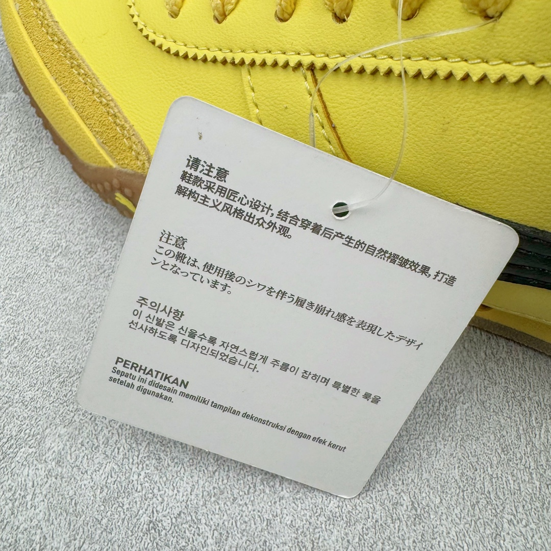 图片[10]-＃GX PUMA Bella UT Low 彪马贝拉UT系列低帮薄底德训复古风经典百搭休闲慢跑鞋 继将 Speedcat OG 带回后，近日 Puma 再以品牌档案室的经典鞋型 Bella OG 为蓝本，推出契合时下薄底球鞋趋势的 Bella UT 鞋款。自 21 世纪初问世以来，Bella OG 鞋型以其独特的薄底设计和上翻外底设计收获了众多年轻拥趸，更是 PUMA DNA 中不可磨灭的经典。此番重新推出的 Bella UT 鞋款，整体鞋面采用上乘皮革材质，并延续 Formstrip 设计语言；鞋头处采用精致的包头设计，搭配麂皮材质提升质感；鞋底部分保留 Bella 鞋款标志性的薄底和点状橡胶外底，上翘的设计包裹鞋面；鞋舌与鞋跟分别点缀美洲狮 Logo 与品牌字母 Logo。值得一提的是，本次 Bella UT 鞋款搭载 SOFTFOAM+ 鞋垫，兼顾美学设计与穿着舒适度。而配色上则提供白、黄、蓝、银、粉五款颜色。尺码：35.5 36 37 37.5 38 39 39.5 40 40.5 41 42 42.5 43 44 44.5 45-选品中心