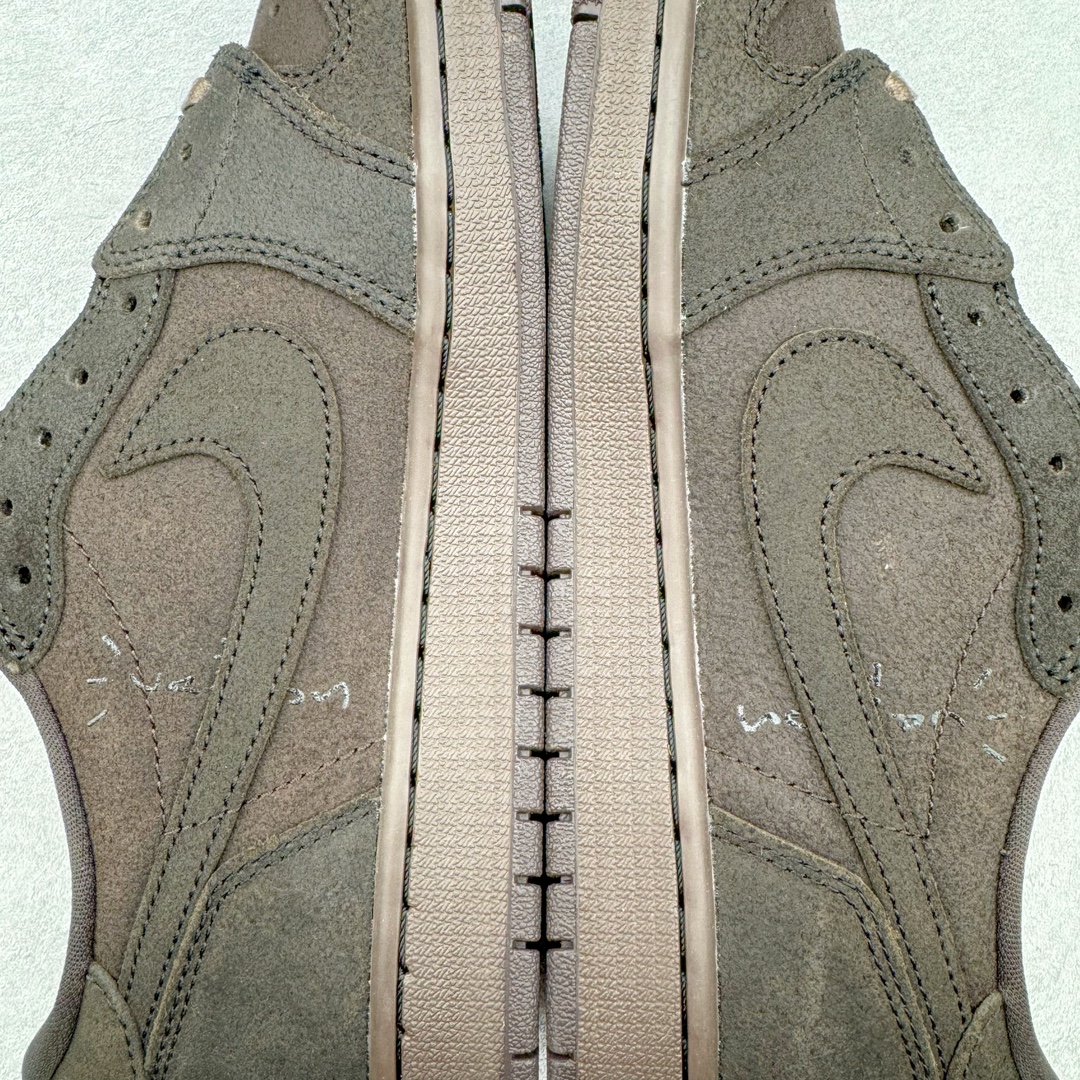 图片[19]-＃Ljr特供 Travis Scott x Air Jordan AJ1 Low OG SP TS联名倒钩9.0低帮 黑棕 DM7688-202 全新改良批次 圈内最强倒钩系列 恪守真诚 承诺混一赔十 高端零售裸鞋圈特供批次 产品品控稳定性领先行业 SZ原厂全套原楦原纸板冲刀磨具开发 原厂皮料加持 原厂港宝加持定型后跟R度完美 同源原厂电绣 鬼脸飞翼针数密度立体效果一致 百分百一致原鞋 原厂拉帮工艺 针距密度一致 后跟弧度收口自然不对折 极致一眼正品既视感 进口玻璃冲刀皮料裁剪零毛边 全鞋电脑针车工艺 品控清洁度最高QC检验标准 免检产品 原厂订购鞋盒、鞋标、防尘纸、鞋撑、鞋带 追求极致的原厂味道 尺码：36 36.5 37.5 38 38.5 39 40 40.5 41 42 42.5 43 44 44.5 45 45.5 46 47.5 48.5-选品中心