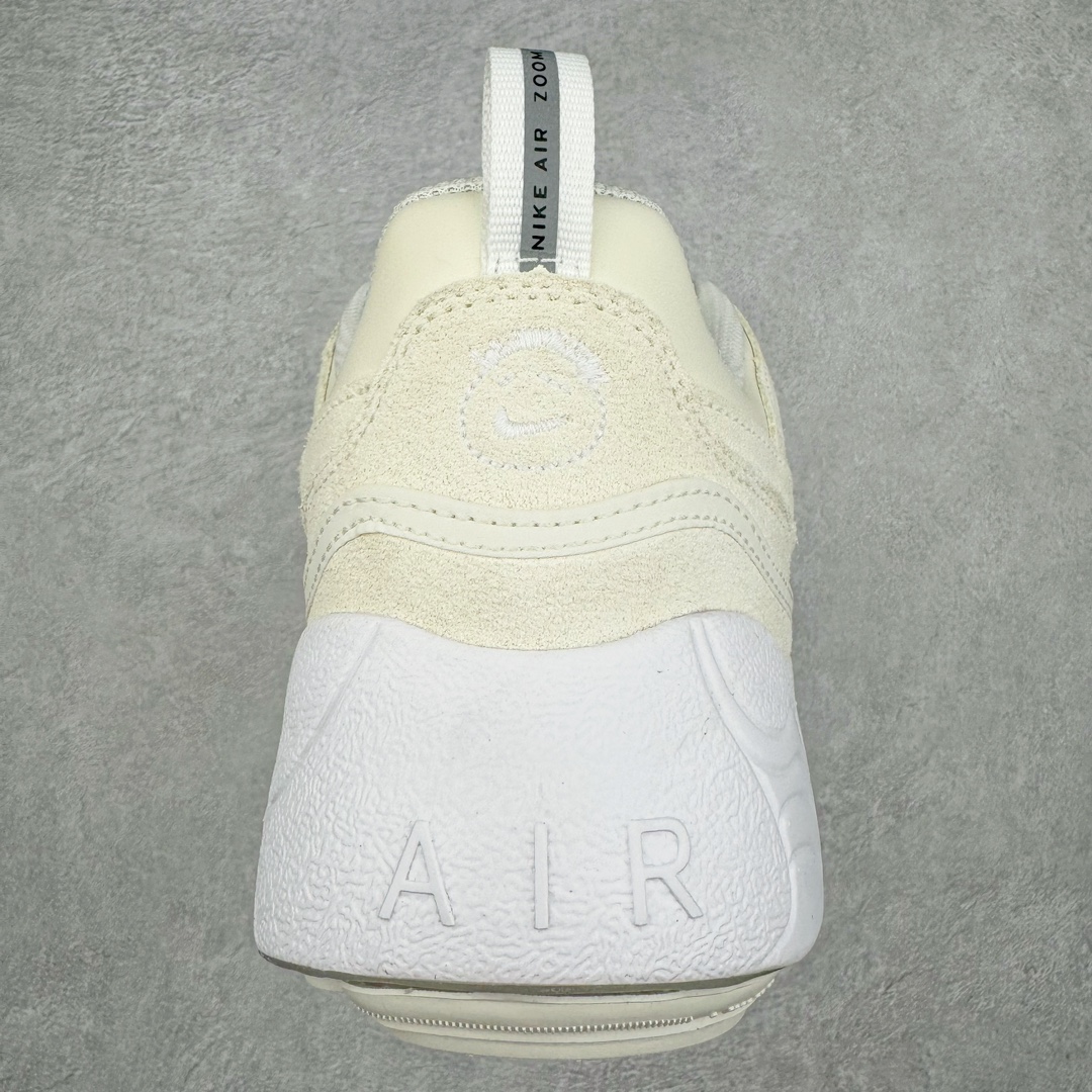 图片[8]-＃S2纯原 Travis Scott x NK Shark-A-Don \\\”Sail\\\” 舒适潮流防滑耐磨低帮生活休闲鞋 TS联名白色 HQ3061-100 Travis Scott 携手NK再度发布令人期待的 “ Shark-A-Don ” ，作为继话题满满的 “ Jumpman Jack ” 之后的又一潮流巅峰之作，这款鞋以全新的鞋型搭配 “ Sail ” 配色惊艳登场，不禁让人好奇它是否还能继续捕获粉丝们的狂热追捧与喜爱。鞋面采用了柔和的米白色调，融合高级皮革与细腻的绒面革材质，整体外观质感满满。设计上，它保留了绑带元素，提升了鞋子的稳固性。重点是这次取消了倒钩元素设计。为了提升透气性，鞋舌和鞋领部分采用了网眼布料。鞋后跟印有 Cactus Jack 的品牌标志和 Travis Scott 的招牌鬼脸 Logo，标签处还设计了 3M 反光细节。而 Swoosh 则巧妙地与 Travis Scott 的个人元素融合在一起。尺码：40 40.5 41 42 42.5 43 44 44.5 45 46 47.5 48.5-选品中心