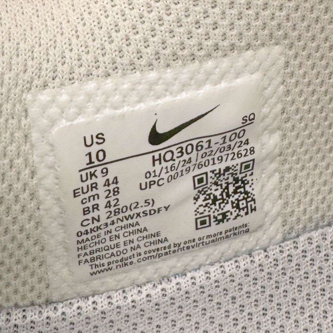 图片[12]-＃S2纯原 Travis Scott x NK Shark-A-Don \\\”Sail\\\” 舒适潮流防滑耐磨低帮生活休闲鞋 TS联名白色 HQ3061-100 Travis Scott 携手NK再度发布令人期待的 “ Shark-A-Don ” ，作为继话题满满的 “ Jumpman Jack ” 之后的又一潮流巅峰之作，这款鞋以全新的鞋型搭配 “ Sail ” 配色惊艳登场，不禁让人好奇它是否还能继续捕获粉丝们的狂热追捧与喜爱。鞋面采用了柔和的米白色调，融合高级皮革与细腻的绒面革材质，整体外观质感满满。设计上，它保留了绑带元素，提升了鞋子的稳固性。重点是这次取消了倒钩元素设计。为了提升透气性，鞋舌和鞋领部分采用了网眼布料。鞋后跟印有 Cactus Jack 的品牌标志和 Travis Scott 的招牌鬼脸 Logo，标签处还设计了 3M 反光细节。而 Swoosh 则巧妙地与 Travis Scott 的个人元素融合在一起。尺码：40 40.5 41 42 42.5 43 44 44.5 45 46 47.5 48.5-选品中心