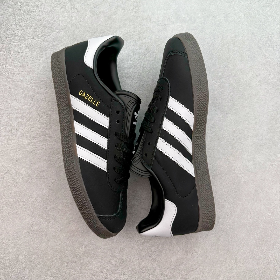 图片[3]-＃HP纯原 AD Original Gazelle Trainers 瞪羚室内鞋系列低帮复古百搭休闲运动德训风板鞋 IH2217 高端零售特供批次 原厂定制长毛翻毛皮组合环保纤维革鞋面材质 内置环保海玻璃鞋垫 外置RB橡胶大底 产品品控稳定性领先行业 原厂全套原楦原纸板冲刀磨具开发 原厂皮料加持 原厂港宝加持定型后跟R度完美 将复古进行到底 简约流畅 三十年不变经典 这款Gazelle运动鞋 无论面料、配色、质感或设计 都只在重现其1991年原款的经典 皮革鞋面 撞色三条纹和鞋跟标的设计 力求呈现90年代的经典复古风潮 Samba火热的同时 也带动了其它的复古鞋型 Gazelle便是其中一只 Gazelle Indoor拥有包边更宽的T字型鞋头 更好的保护运动员的前掌 浓浓的复古氛围感 非常适合现在流行的Cleanfit风格 尺码：35.5 36 36⅔ 37⅓ 38 38⅔ 39⅓ 40 40⅔ 41⅓ 42 42⅔ 43⅓ 44 44⅔ 45-选品中心