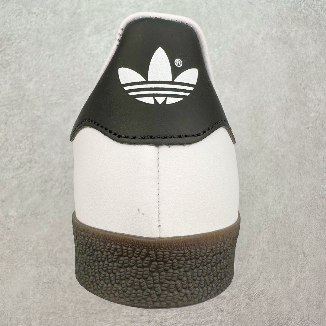 图片[8]-＃HP纯原 AD Original Gazelle Trainers 瞪羚室内鞋系列低帮复古百搭休闲运动德训风板鞋 IH2218 高端零售特供批次 原厂定制长毛翻毛皮组合环保纤维革鞋面材质 内置环保海玻璃鞋垫 外置RB橡胶大底 产品品控稳定性领先行业 原厂全套原楦原纸板冲刀磨具开发 原厂皮料加持 原厂港宝加持定型后跟R度完美 将复古进行到底 简约流畅 三十年不变经典 这款Gazelle运动鞋 无论面料、配色、质感或设计 都只在重现其1991年原款的经典 皮革鞋面 撞色三条纹和鞋跟标的设计 力求呈现90年代的经典复古风潮 Samba火热的同时 也带动了其它的复古鞋型 Gazelle便是其中一只 Gazelle Indoor拥有包边更宽的T字型鞋头 更好的保护运动员的前掌 浓浓的复古氛围感 非常适合现在流行的Cleanfit风格 尺码：35.5 36 36⅔ 37⅓ 38 38⅔ 39⅓ 40 40⅔ 41⅓ 42 42⅔ 43⅓ 44 44⅔ 45-选品中心