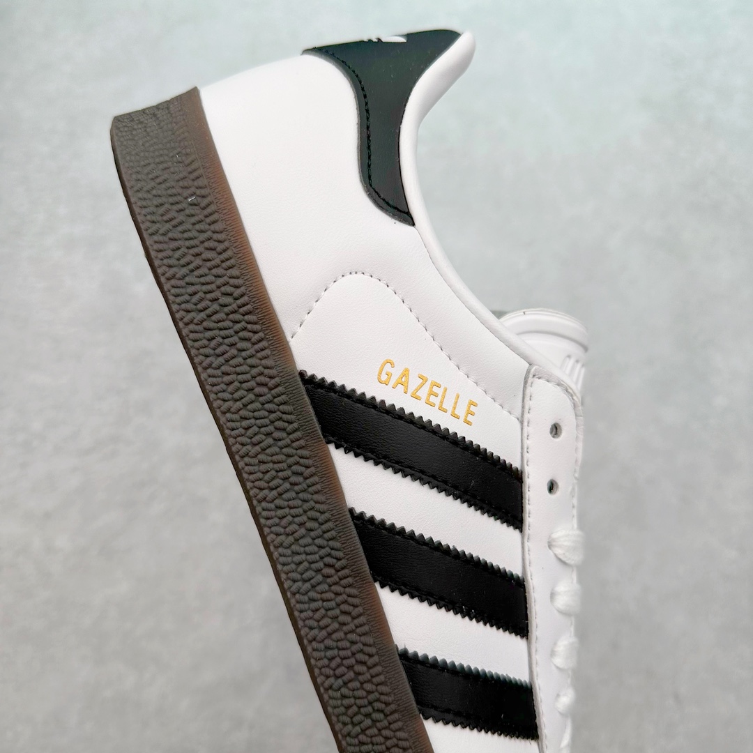 图片[6]-＃HP纯原 AD Original Gazelle Trainers 瞪羚室内鞋系列低帮复古百搭休闲运动德训风板鞋 IH2218 高端零售特供批次 原厂定制长毛翻毛皮组合环保纤维革鞋面材质 内置环保海玻璃鞋垫 外置RB橡胶大底 产品品控稳定性领先行业 原厂全套原楦原纸板冲刀磨具开发 原厂皮料加持 原厂港宝加持定型后跟R度完美 将复古进行到底 简约流畅 三十年不变经典 这款Gazelle运动鞋 无论面料、配色、质感或设计 都只在重现其1991年原款的经典 皮革鞋面 撞色三条纹和鞋跟标的设计 力求呈现90年代的经典复古风潮 Samba火热的同时 也带动了其它的复古鞋型 Gazelle便是其中一只 Gazelle Indoor拥有包边更宽的T字型鞋头 更好的保护运动员的前掌 浓浓的复古氛围感 非常适合现在流行的Cleanfit风格 尺码：35.5 36 36⅔ 37⅓ 38 38⅔ 39⅓ 40 40⅔ 41⅓ 42 42⅔ 43⅓ 44 44⅔ 45-选品中心