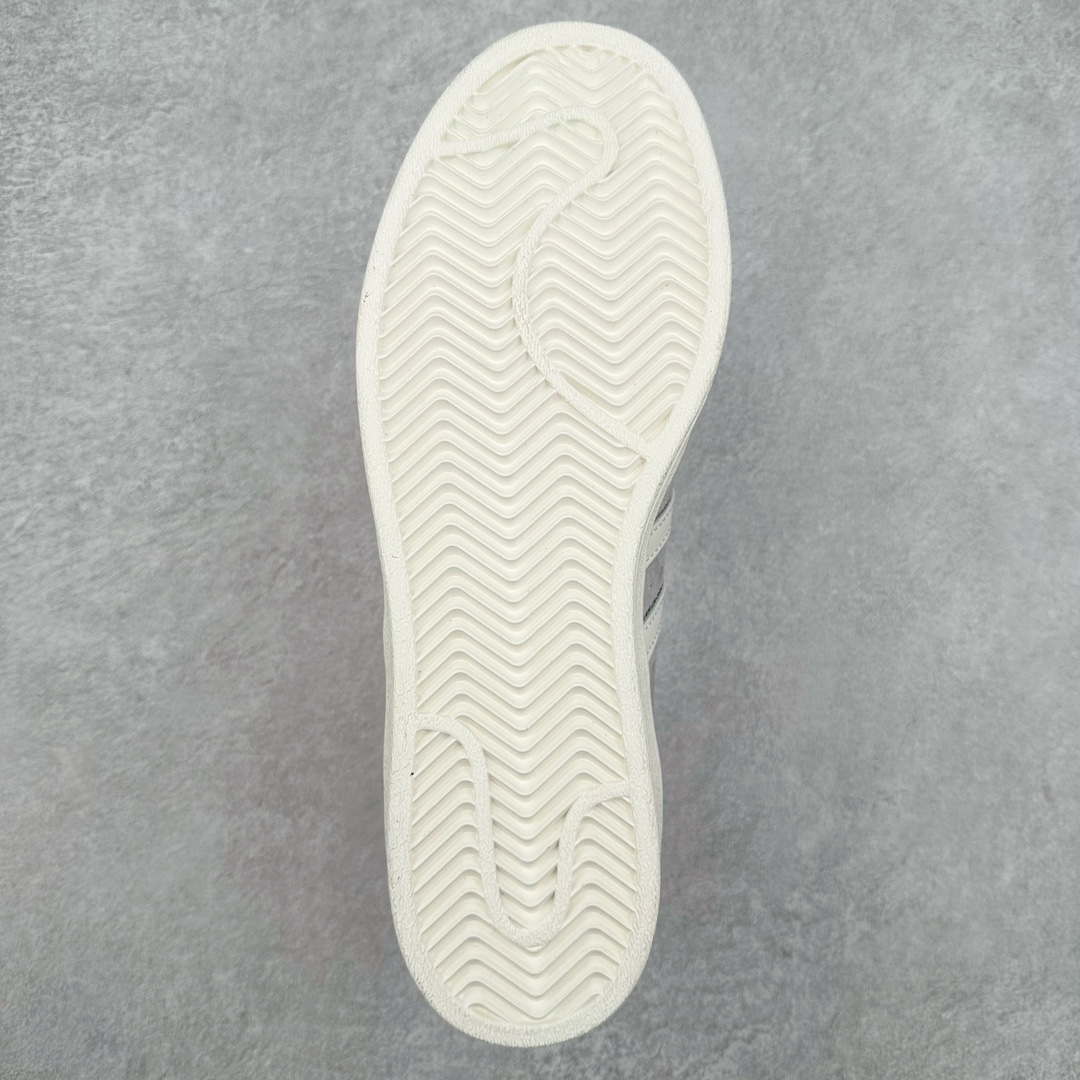 图片[9]-AD Originals Superstar 经典复古贝壳头板鞋 BS0911 诞生于1969年 是第一双将全皮面鞋 身与橡胶鞋头结合在一起的低帮篮球鞋 Superstar最开始 是作为高帮篮球鞋Pro Model的低帮版本而出现的 但因为其独特和醒目的橡胶鞋头造型而让大家熟知 被大家形象地称为\\\”shelltoe\\\”贝壳头 在70年代的美国职业篮球场上 接近3/4的NBA球员都将这双Superstar作为场上用鞋 80年代之后 经过不断的改良和发展 Superstar逐渐成为横跨时装、音乐、街头文化、休闲和运动等各大领域的时尚潮鞋 尺码：36 36.5 37 38 38.5 39 40 40.5 41 42 42.5 43 44 44.5 45-选品中心