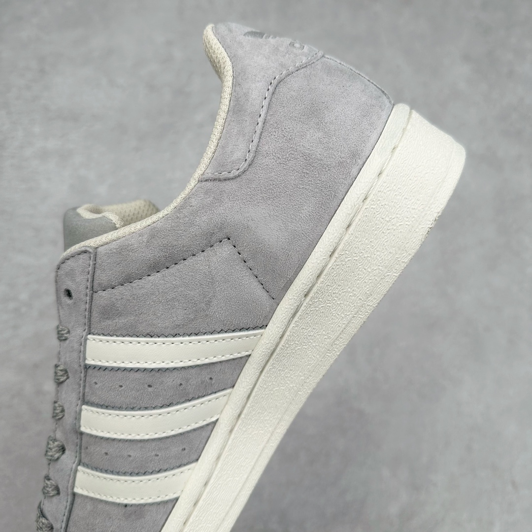 图片[7]-AD Originals Superstar 经典复古贝壳头板鞋 BS0911 诞生于1969年 是第一双将全皮面鞋 身与橡胶鞋头结合在一起的低帮篮球鞋 Superstar最开始 是作为高帮篮球鞋Pro Model的低帮版本而出现的 但因为其独特和醒目的橡胶鞋头造型而让大家熟知 被大家形象地称为\\\”shelltoe\\\”贝壳头 在70年代的美国职业篮球场上 接近3/4的NBA球员都将这双Superstar作为场上用鞋 80年代之后 经过不断的改良和发展 Superstar逐渐成为横跨时装、音乐、街头文化、休闲和运动等各大领域的时尚潮鞋 尺码：36 36.5 37 38 38.5 39 40 40.5 41 42 42.5 43 44 44.5 45-选品中心