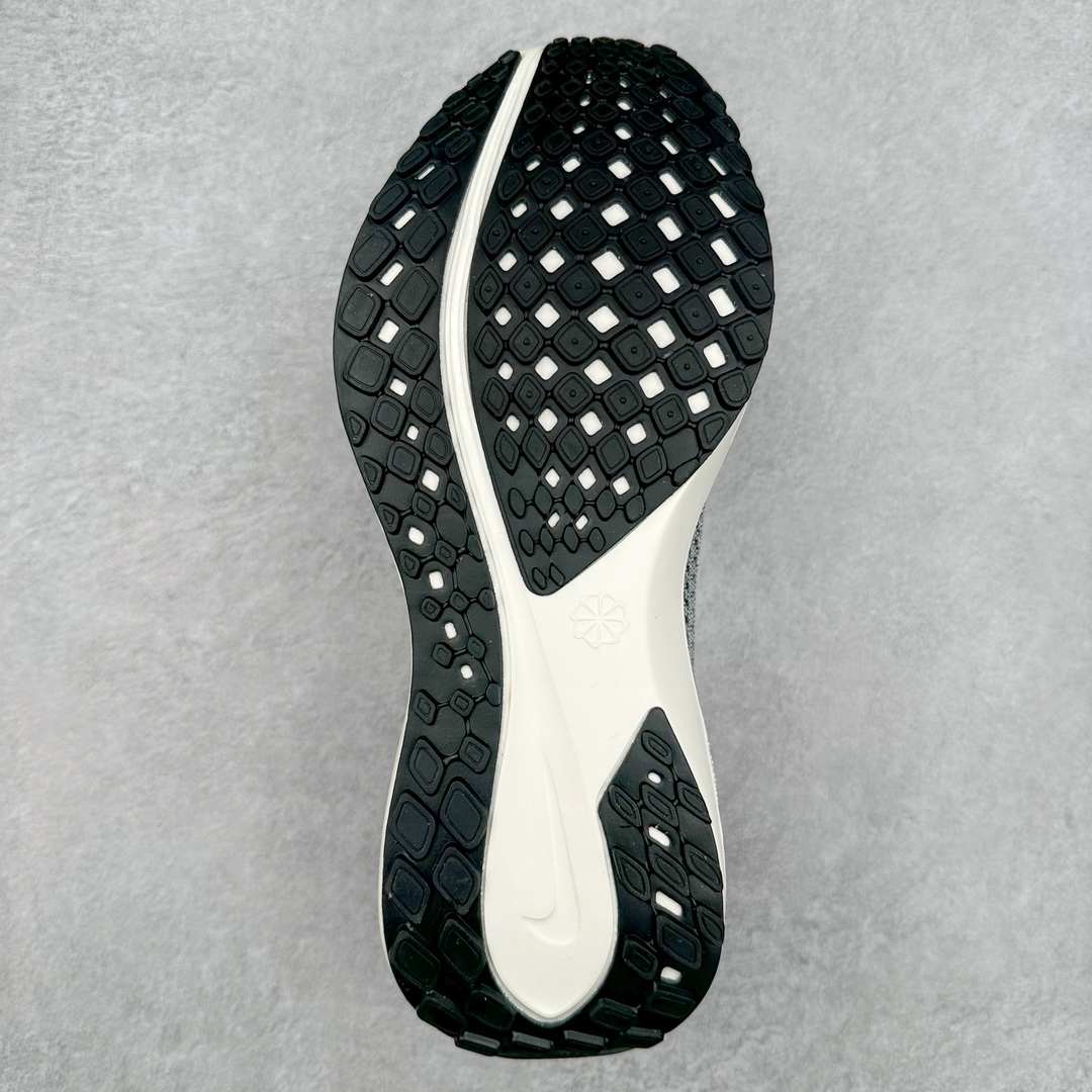 图片[9]-NK Zoom Pegasus 飞马41代马拉松系列网面透气缓震疾速跑鞋 拥有 Zoom Air 一如既往的稳定感和流畅感 鞋面采用工程网眼设计 为特定高热区域营造出色透气性 进一步增加鞋面的穿孔数量 让足部能够快速散热 中足搭配 Flywire 飞线 在高速运动时营造舒适稳定的贴合感 内置Zoon气垫加持 动力十足 货号：HQ3220-100 尺码：36 36.5 37.5 38 38.5 39 40 40.5 41 42 42.5 43 44 44.5 45-选品中心