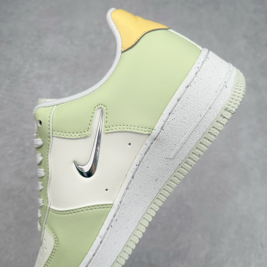 图片[7]-NK Air Force 1´07 Low 空军一号低帮百搭休闲运动板鞋 FN8540-100 柔软、弹性十足的缓震性能和出色的中底设计 横跨复古与现代的外型结合 造就出风靡全球 三十多年的Force 1 直到今天还深受青睐 尺码：36 36.5 37.5 38 38.5 39 40 40.5 41 42 42.5 43 44 44.5 45-选品中心