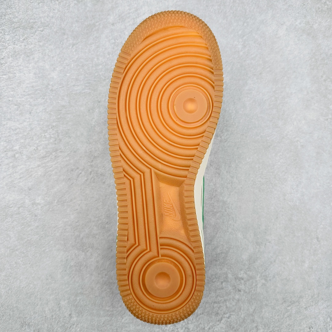 图片[9]-NK Air Force 1´07 Low 空军一号低帮百搭休闲运动板鞋 WA0531-306 柔软、弹性十足的缓震性能和出色的中底设计 横跨复古与现代的外型结合 造就出风靡全球 三十多年的Force 1 直到今天还深受青睐 尺码：36 36.5 37.5 38 38.5 39 40 40.5 41 42 42.5 43 44 44.5 45-选品中心