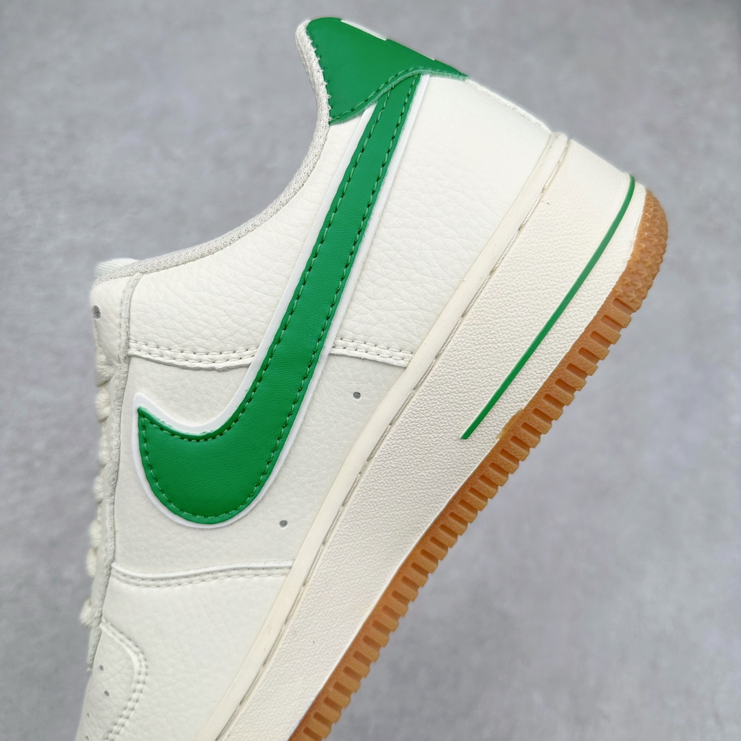 图片[7]-NK Air Force 1´07 Low 空军一号低帮百搭休闲运动板鞋 WA0531-306 柔软、弹性十足的缓震性能和出色的中底设计 横跨复古与现代的外型结合 造就出风靡全球 三十多年的Force 1 直到今天还深受青睐 尺码：36 36.5 37.5 38 38.5 39 40 40.5 41 42 42.5 43 44 44.5 45-选品中心