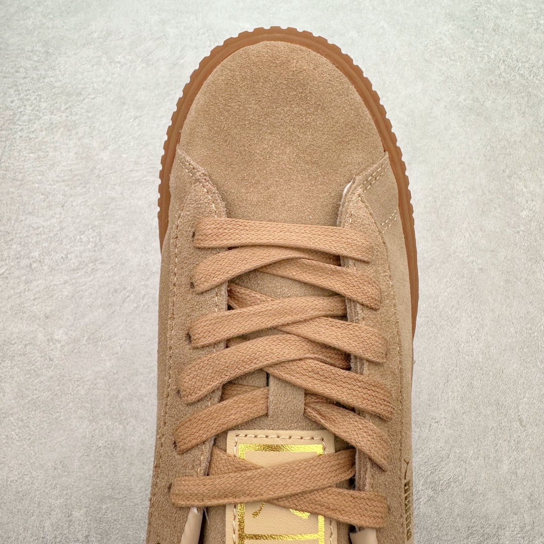 图片[4]-PUMA Suede Platform 彪马三明治厚底金标男女款复古休闲鞋增高运动鞋松糕跟板鞋 整双鞋款以经典的PUMA Suede鞋面为基底 采用高级麂皮材质打造 质感满载 鞋侧的金色烫印PUMA Logo引人瞩目 时尚有型 特色之一的加厚橡胶鞋底 让你默默长高3公分 以品牌经典的 Suede 为设计原型 耀眼奢华个性十足 超多明星、博主都在穿 尺码：36 36.5 37 37.5 38 38.5 39 40 40.5 41 42 42.5 43 44 45-选品中心