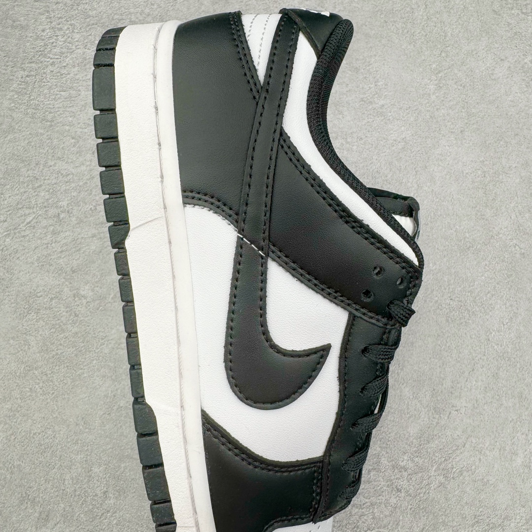 图片[6]-＃VT特价福利 NK Dunk Low Retro 黑白熊猫 DD1391-100/DD1503-101 全码福利开炸 长期补货价格一步到位 实力大厂出品 新配色陆续开发 利润个位数只为口碑 全套原纸板楦头开发 确保原汁原味 完美呈现DUNK版型 一比一鞋头弧度高度鞋身弧度 此版本只针对中端市场 皮料材质有所更替 其他数据细节工艺流程均保持一致 绝不口嗨 细节品控鞋型随意对比 独家私模官方第六代原厂航空铝磨具打磨大底 鞋头坡度极致还原 无解鞋型 原盒原配 圈内天花板工艺 原厂玻璃冲刀 超高清洁度 全鞋零毛边皮料切割 原厂中底布点胶 中底布拉帮走线遵循公司 尺码：35.5 36 36.5 37.5 38 38.5 39 40 40.5 41 42 42.5 43 44 44.5 45 46 47.5-选品中心