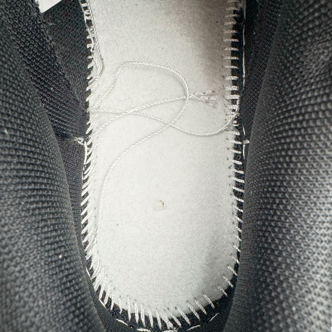 图片[18]-＃VT特价福利 NK Dunk Low Retro 黑白熊猫 DD1391-100/DD1503-101 全码福利开炸 长期补货价格一步到位 实力大厂出品 新配色陆续开发 利润个位数只为口碑 全套原纸板楦头开发 确保原汁原味 完美呈现DUNK版型 一比一鞋头弧度高度鞋身弧度 此版本只针对中端市场 皮料材质有所更替 其他数据细节工艺流程均保持一致 绝不口嗨 细节品控鞋型随意对比 独家私模官方第六代原厂航空铝磨具打磨大底 鞋头坡度极致还原 无解鞋型 原盒原配 圈内天花板工艺 原厂玻璃冲刀 超高清洁度 全鞋零毛边皮料切割 原厂中底布点胶 中底布拉帮走线遵循公司 尺码：35.5 36 36.5 37.5 38 38.5 39 40 40.5 41 42 42.5 43 44 44.5 45 46 47.5-选品中心