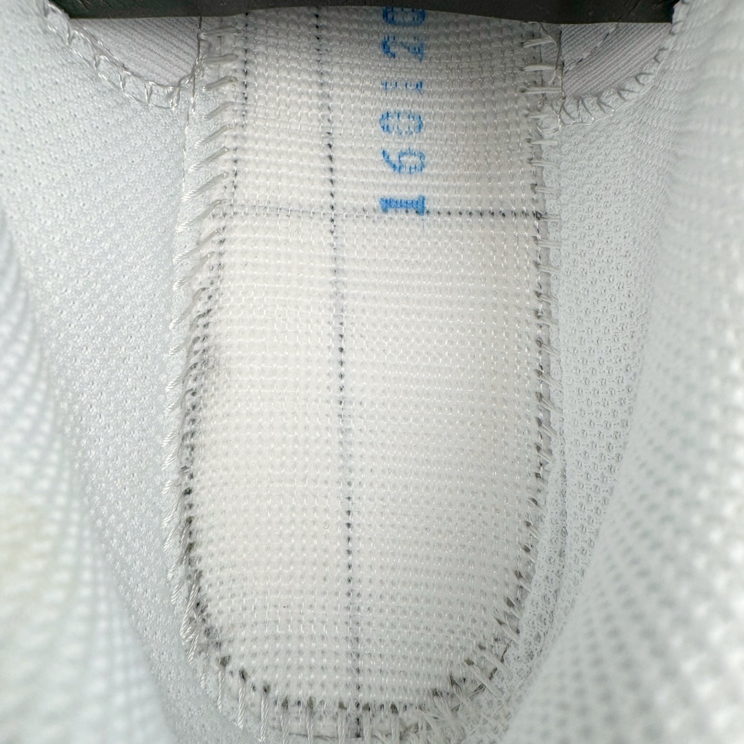 图片[11]-＃B版 SALOMON XA Pro 3D ADV 萨洛蒙潮流越野机能户外功能鞋 纯原外贸平台特供订单 耗时半年巨作 全套原纸板楦头开发 原厂特供网布配套加持 确保原汁原味 完美呈现版型 原档数据独家私模五层组合大底 原装Ortholite轻量化鞋垫 中底布带钢印编号 原厂TPU锁扣 进口港宝加持 后跟自然饱满 还原公司包裹性 鞋面采用SENSIFT贴合技术 全方位贴合包裹脚型 鞋跟部鞋底牵引设计 提供强大的抓地性能 更适应野外崎岖不平的道路 其3D ADVANCED CHASSIS底盘 材料轻量大化 钉齿设计更具稳定性 防护性 鞋底易磨损区运用CONTAGRIP高耐磨材料 应对城市硬质路面长距离跑考验 尺码：36 36.5 37.5 38 38.5 39 40 40.5 41 42 42.5 43 44 44.5 45 46.5-选品中心