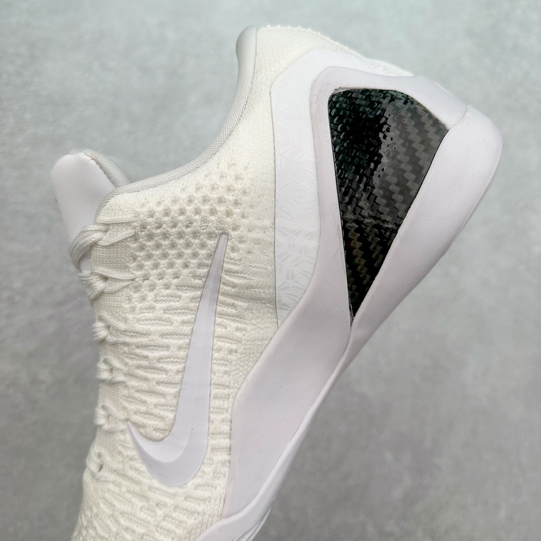 图片[7]-NK Kobe 9 Elite Protro 科比九代精英款低帮实战篮球鞋 FZ7334-100 设计灵感中与以往几代的耐克 ZOOM KOBE 系列一样，加入了签名，密码，碳板这些元素，在表达它的主人身份的同时，也显示了自己的与众不同。鞋后跟的九条红色代表的则是科比接受跟腱修复手术后的伤疤，象征了科比坚韧的赛场性格。此外，耐克Kobe 9 Elite也用到了耐克最新的 Flyknit科技，在使 耐克Kobe 9 Elite更加轻盈的同时，也变得更有支撑性与耐用性。鞋身两侧以及经常弯折的区域采用的则是更紧密的连接方式。看似夸张的超高帮设计并不会在实战中影响脚的感受，其完美的包裹性并没有降低耐克Kobe 9 Elite本身的灵活性。再夸张的动作，鞋面都会紧紧包裹脚部，丝毫不会影响发挥。尺码：40 40.5 41 42 42.5 43 44 44.5 45 46-选品中心