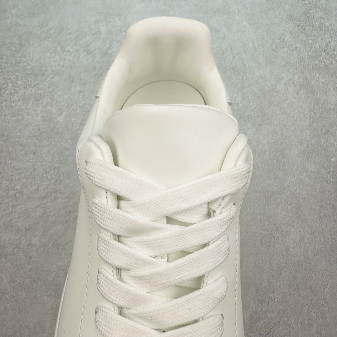 图片[5]-THOM WILLS TW休闲百搭小牛皮小白鞋厚底增高轻便透气舒适低帮板鞋 白色 打破增高鞋厚重且实际增高效果不理想的常规设计，多次调整鞋身线条与内部结构，保留轻便外形，超越同类鞋履的增高效果，舒适增高约5CM。LONDON MIST小牛皮，雾面哑光，质地顺滑细腻，尽显高阶质感，更挺括耐折，舒适时髦。内里牛皮包裹，经水染工艺处理，质地柔软，毛孔细腻，吸汗透气，长时间穿着仍可保持脚部清爽。发泡鞋底柔软轻盈，弹性减震，防滑耐磨。仿生工艺结构更符合亚洲人群足弓构造，降低负担，品牌标识展示时尚态度。尺码：35 36 37 38 39 40 41 42 43 44 45-选品中心