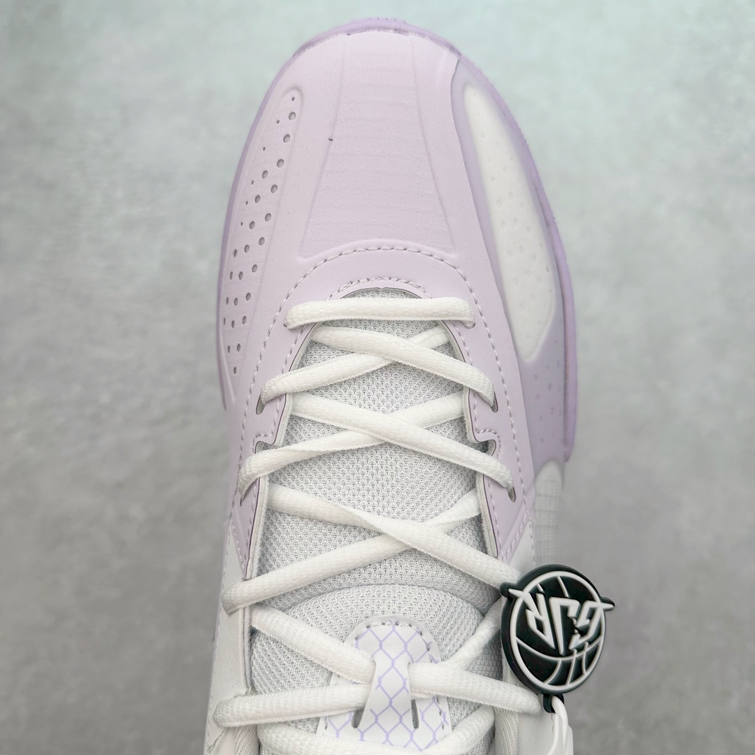 图片[4]-NK Air Zoom G.T. Cut Academy EP GT男/女篮球鞋 HF0231-100 NK首度推出G.T. Cut 系列的平价款式G.T. Cut Academy，外型维持一贯的流线型设计。不同价格的款式，让不同需求的球友也能入手适合自己的球鞋。足底出色抓地设计，助你瞬息急停，随意变速，轻松摆脱对手，驰骋赛场。匠心底纹从后跟延伸至鞋头，铸就急起急停的强劲抓地表现，助力实现侧向突破和快速移步。鞋款采用出众回弹设计，为切入、转向和移步篮筐提供出色的能量回馈。回弹性能带来弹力充沛的迈步体验，让你爆发疾速。前足搭载 Zoom Air 缓震配置，助你在赛事升温之际迅猛出击。足底缓震配置带来舒适比赛体验。中底搭载厚实泡绵，营造非凡舒适的支撑感受。该鞋款可轻松驾驭坚硬地面，助力鏖战。尺码：36 36.5 37.5 38 38.5 39 40 40.5 41 42 42.5 43 44 44.5 45 46-选品中心