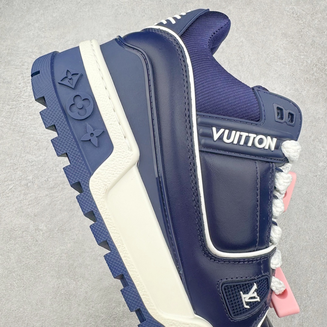 图片[6]-lv Trainer Maxi 小胖丁系列面包鞋 驴牌23S时尚走秀款 原版购入开发历时半年开发打造 原版完美楦型 多次调试 达到还原99% 鞋面独家订制细柔小牛皮 厚实织物鞋带 独家私模超轻TPU大底 原配扣子串珠 正确原装黄色鞋盒 正确中底印花 鞋面印花3D高频深度立体 全鞋电脑针车 紧密相连 针距密度一致 皮面裁剪部位 统一油边封口工艺 备受瞩目火热面包鞋再次拉满流量 各地网红上脚 立体饱满的彩色面包鞋身 超大版型重新诠释了 Virgil Abloh大热lv运动时装鞋 完美增高5CM Size 36 37 38 39 40 41 42 43 44 45-选品中心