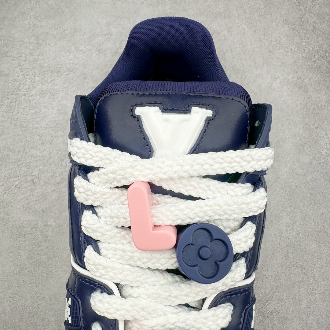 图片[5]-lv Trainer Maxi 小胖丁系列面包鞋 驴牌23S时尚走秀款 原版购入开发历时半年开发打造 原版完美楦型 多次调试 达到还原99% 鞋面独家订制细柔小牛皮 厚实织物鞋带 独家私模超轻TPU大底 原配扣子串珠 正确原装黄色鞋盒 正确中底印花 鞋面印花3D高频深度立体 全鞋电脑针车 紧密相连 针距密度一致 皮面裁剪部位 统一油边封口工艺 备受瞩目火热面包鞋再次拉满流量 各地网红上脚 立体饱满的彩色面包鞋身 超大版型重新诠释了 Virgil Abloh大热lv运动时装鞋 完美增高5CM Size 36 37 38 39 40 41 42 43 44 45-选品中心