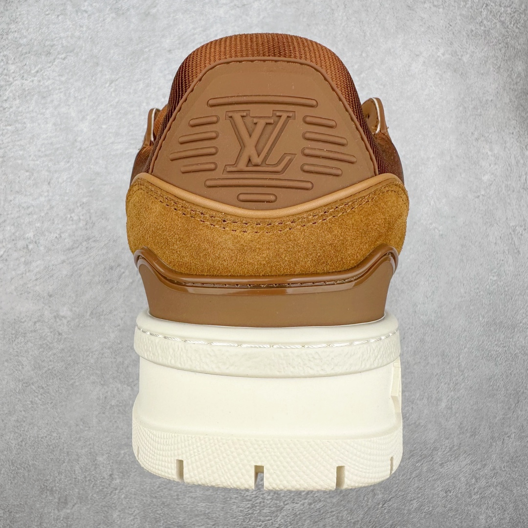 图片[8]-lv Trainer Maxi 小胖丁系列面包鞋 驴牌23S时尚走秀款 原版购入开发历时半年开发打造 原版完美楦型 多次调试 达到还原99% 鞋面独家订制细柔小牛皮 厚实织物鞋带 独家私模超轻TPU大底 原配扣子串珠 正确原装黄色鞋盒 正确中底印花 鞋面印花3D高频深度立体 全鞋电脑针车 紧密相连 针距密度一致 皮面裁剪部位 统一油边封口工艺 备受瞩目火热面包鞋再次拉满流量 各地网红上脚 立体饱满的彩色面包鞋身 超大版型重新诠释了 Virgil Abloh大热lv运动时装鞋 完美增高5CM Size 36 37 38 39 40 41 42 43 44 45-选品中心