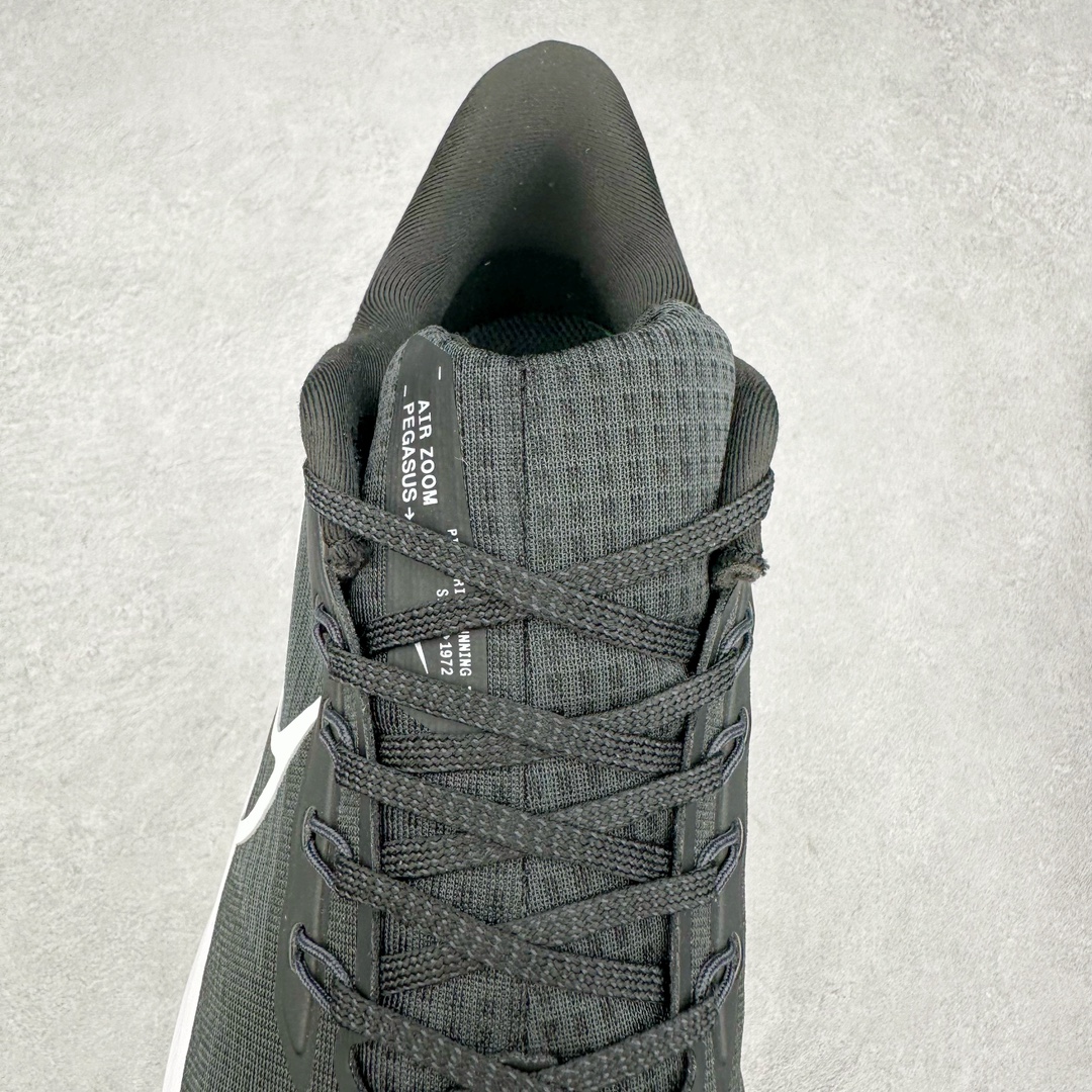 图片[5]-＃纯原福利 NK Zoom Pegasus 飞马40代马拉松系列网面透气缓震疾速跑鞋 九针眼网纱透气缓震疾速跑鞋 焕新升级 助力攻克湿滑的跑步征程 外底设计结合凹槽 铸就非凡抓地力 粘性橡胶助力提供非凡抓地力 合成材质与织物包覆双足 营造如袜子般透气舒适的穿着体验 传统鞋带系统易于调节 塑就个性化贴合体验 尺码：36 36.5 37.5 38 38.5 39 40 40.5 41 42 42.5 43 44 44.5 45-选品中心