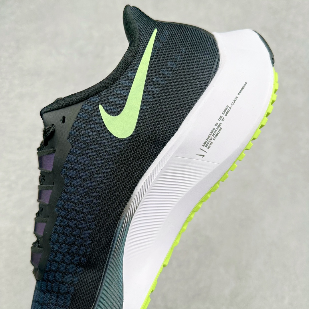 图片[7]-＃纯原福利 NK Zoom Pegasus 飞马39代马拉松系列网面透气缓震疾速跑鞋 九针眼网纱透气缓震疾速跑鞋 焕新升级 助力攻克湿滑的跑步征程 外底设计结合凹槽 铸就非凡抓地力 粘性橡胶助力提供非凡抓地力 合成材质与织物包覆双足 营造如袜子般透气舒适的穿着体验 传统鞋带系统易于调节 塑就个性化贴合体验 尺码：36 36.5 37.5 38 38.5 39 40 40.5 41 42 42.5 43 44 44.5 45-选品中心