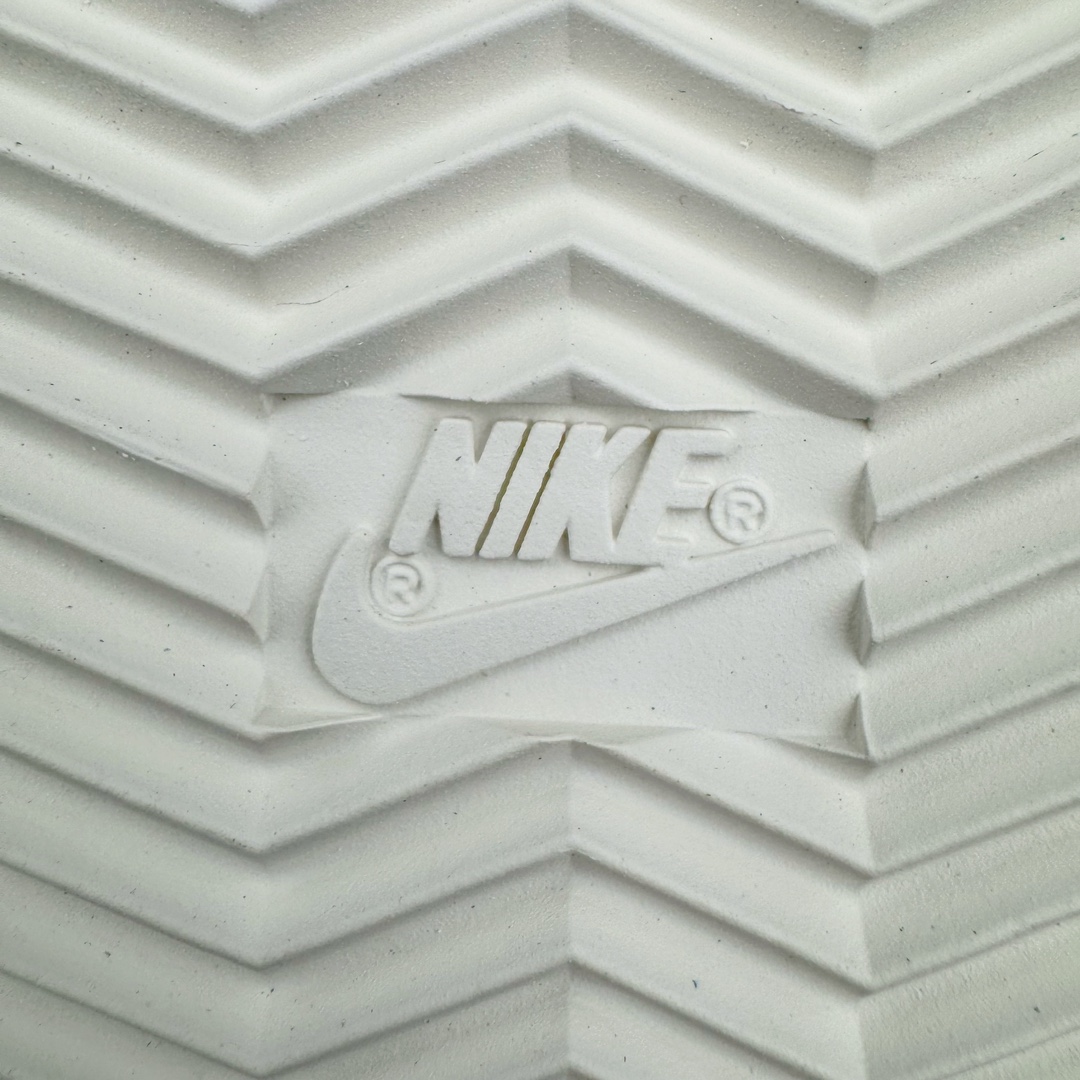 图片[18]-＃JC纯原 NK Classic Cortez Leather 阿甘复古初代皮革慢跑鞋 DM4044-104 实体平台指令订单 全套原纸板楦头开发 原厂数据大底磨具 一比一鞋头弧度高度鞋身弧度 细节品控鞋型随意对比 正确烫金高频细节 公司级标准检验QC 区分市面一切版本 完美复刻阿甘复古鞋型 尺码：35.5 36 36.5 37.5 38 38.5 39 40 40.5 41 42 42.5 43 44 45-选品中心