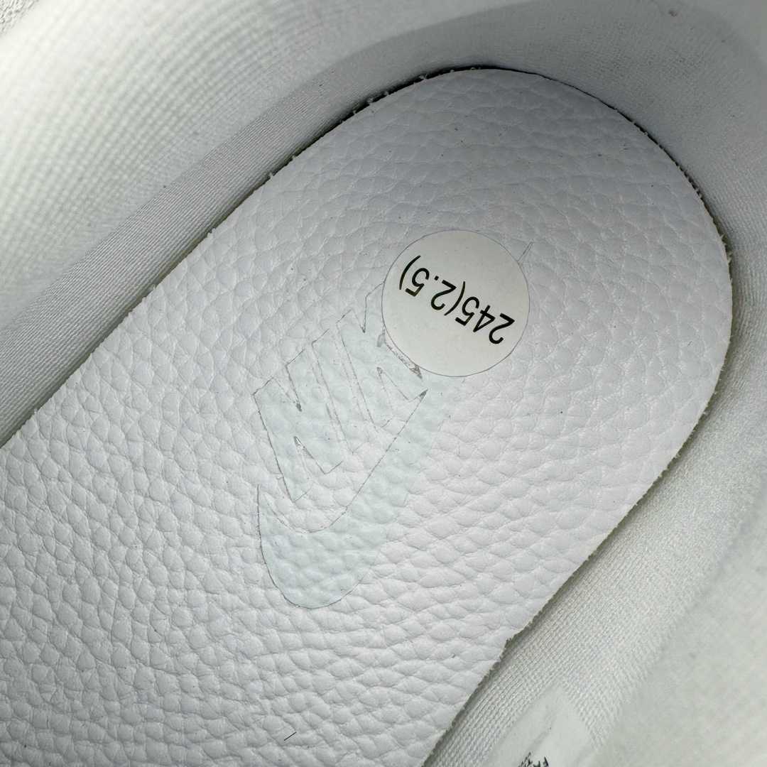 图片[14]-＃JC纯原 NK Classic Cortez Leather 阿甘复古初代皮革慢跑鞋 FB6877-100 实体平台指令订单 全套原纸板楦头开发 原厂数据大底磨具 一比一鞋头弧度高度鞋身弧度 细节品控鞋型随意对比 正确烫金高频细节 公司级标准检验QC 区分市面一切版本 完美复刻阿甘复古鞋型 尺码：35.5 36 36.5 37.5 38 38.5 39 40 40.5 41 42 42.5 43 44 45-选品中心