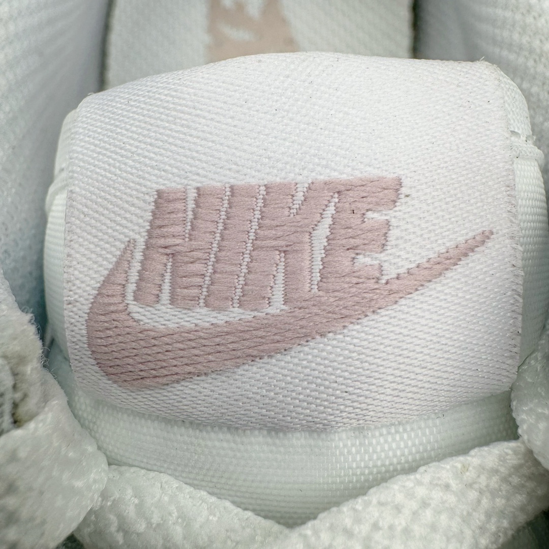 图片[15]-＃JC纯原 NK Classic Cortez Leather 阿甘复古初代皮革慢跑鞋 DN1791-105 实体平台指令订单 全套原纸板楦头开发 原厂数据大底磨具 一比一鞋头弧度高度鞋身弧度 细节品控鞋型随意对比 正确烫金高频细节 公司级标准检验QC 区分市面一切版本 完美复刻阿甘复古鞋型 尺码：35.5 36 36.5 37.5 38 38.5 39 40 40.5 41 42 42.5 43 44 45-选品中心