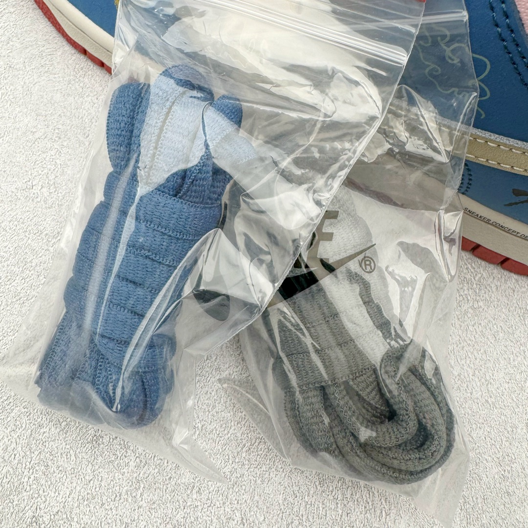 图片[22]-＃S2纯原 NK Dunk Low NO.205 黑神话悟空 祥云龙纹 游戏主题 解构复古减震耐磨轻便低帮板鞋 男女同款 米蓝黑 FB8895-601 灵感来源以黑神话悟空为主题 蓝黑金的配色搭配 加上金色勾子解构设计 祥云和龙纹图案 简约又百搭 要说最近最为热议的网络话题 非「黑神话：悟空」莫属了 这个里程碑式的国产3A游戏大作 已经完全出圈 而「黑神话：悟空」主题的球鞋 也悄悄然的浮出水面 一直热衷于球鞋概念画创作的创意艺术家 @nobrainer.psd 将他对于「黑神话：悟空」的理解 以球鞋为载体进行了诠释 他选用了游戏中的主角造型为主题 基于NK SB DunkLow 鞋型进行创作 不仅选取了服装色调营造游戏氛围 金色的Swoosh 加上祥云、龙纹的装饰 还真颇有一番滋味 尺码：35.5 36 36.5 37.5 38 38.5 39 40 40.5 41 42 42.5 43 44 44.5 45 46 47.5-选品中心