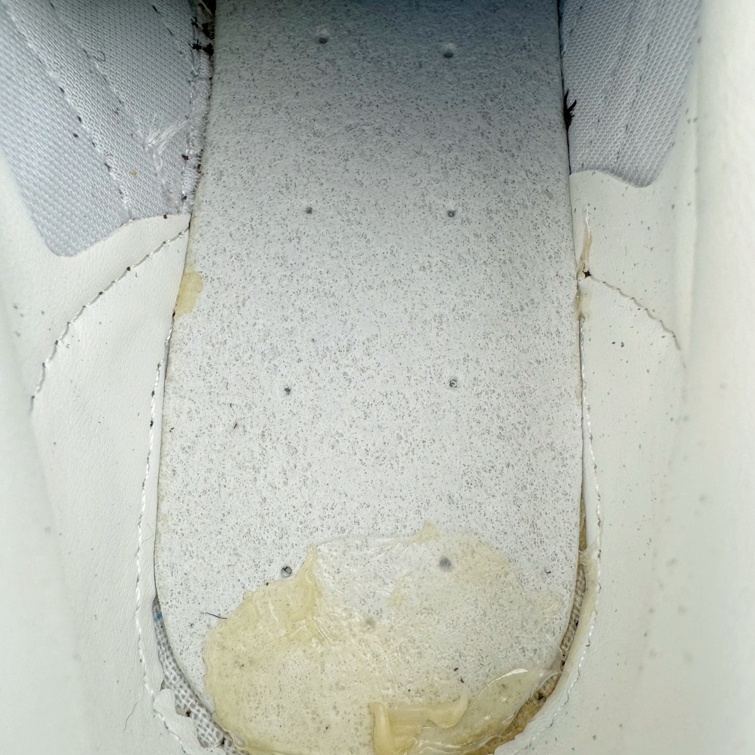 图片[10]-＃S2纯原 AD Original Gazelle Indoor Trainers 瞪羚室内鞋系列低帮复古百搭休闲运动德训风板鞋 JP5671 高端零售特供批次 原厂定制长毛翻毛皮组合环保纤维革鞋面材质 内置环保海玻璃鞋垫 外置RB橡胶大底 产品品控稳定性领先行业 原厂全套原楦原纸板冲刀磨具开发 原厂皮料加持 原厂港宝加持定型后跟R度完美 将复古进行到底 简约流畅 三十年不变经典 这款Gazelle运动鞋 无论面料、配色、质感或设计 都只在重现其1991年原款的经典 皮革鞋面 撞色三条纹和鞋跟标的设计 力求呈现90年代的经典复古风潮 Samba火热的同时 也带动了其它的复古鞋型 Gazelle便是其中一只 Gazelle Indoor拥有包边更宽的T字型鞋头 更好的保护运动员的前掌 浓浓的复古氛围感 非常适合现在流行的Cleanfit风格 尺码：36 36.5 37.5 38 38.5 39 40 40.5 41 42 42.5 43 44 44.5 45 46-选品中心