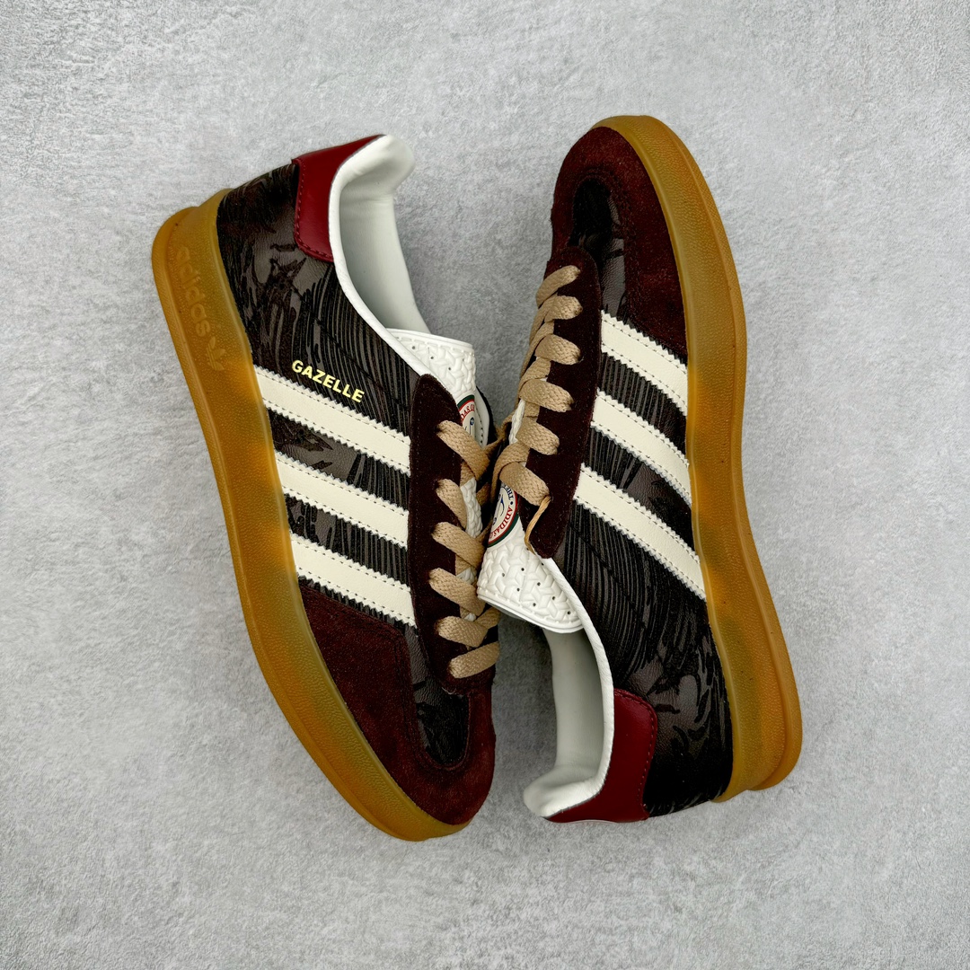 图片[3]-＃S2纯原 AD Original Gazelle Indoor Trainers 瞪羚室内鞋系列低帮复古百搭休闲运动德训风板鞋 JP5671 高端零售特供批次 原厂定制长毛翻毛皮组合环保纤维革鞋面材质 内置环保海玻璃鞋垫 外置RB橡胶大底 产品品控稳定性领先行业 原厂全套原楦原纸板冲刀磨具开发 原厂皮料加持 原厂港宝加持定型后跟R度完美 将复古进行到底 简约流畅 三十年不变经典 这款Gazelle运动鞋 无论面料、配色、质感或设计 都只在重现其1991年原款的经典 皮革鞋面 撞色三条纹和鞋跟标的设计 力求呈现90年代的经典复古风潮 Samba火热的同时 也带动了其它的复古鞋型 Gazelle便是其中一只 Gazelle Indoor拥有包边更宽的T字型鞋头 更好的保护运动员的前掌 浓浓的复古氛围感 非常适合现在流行的Cleanfit风格 尺码：36 36.5 37.5 38 38.5 39 40 40.5 41 42 42.5 43 44 44.5 45 46-选品中心