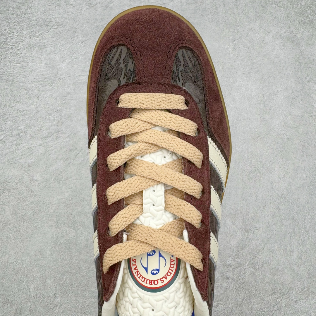 图片[4]-＃S2纯原 AD Original Gazelle Indoor Trainers 瞪羚室内鞋系列低帮复古百搭休闲运动德训风板鞋 JP5671 高端零售特供批次 原厂定制长毛翻毛皮组合环保纤维革鞋面材质 内置环保海玻璃鞋垫 外置RB橡胶大底 产品品控稳定性领先行业 原厂全套原楦原纸板冲刀磨具开发 原厂皮料加持 原厂港宝加持定型后跟R度完美 将复古进行到底 简约流畅 三十年不变经典 这款Gazelle运动鞋 无论面料、配色、质感或设计 都只在重现其1991年原款的经典 皮革鞋面 撞色三条纹和鞋跟标的设计 力求呈现90年代的经典复古风潮 Samba火热的同时 也带动了其它的复古鞋型 Gazelle便是其中一只 Gazelle Indoor拥有包边更宽的T字型鞋头 更好的保护运动员的前掌 浓浓的复古氛围感 非常适合现在流行的Cleanfit风格 尺码：36 36.5 37.5 38 38.5 39 40 40.5 41 42 42.5 43 44 44.5 45 46-选品中心