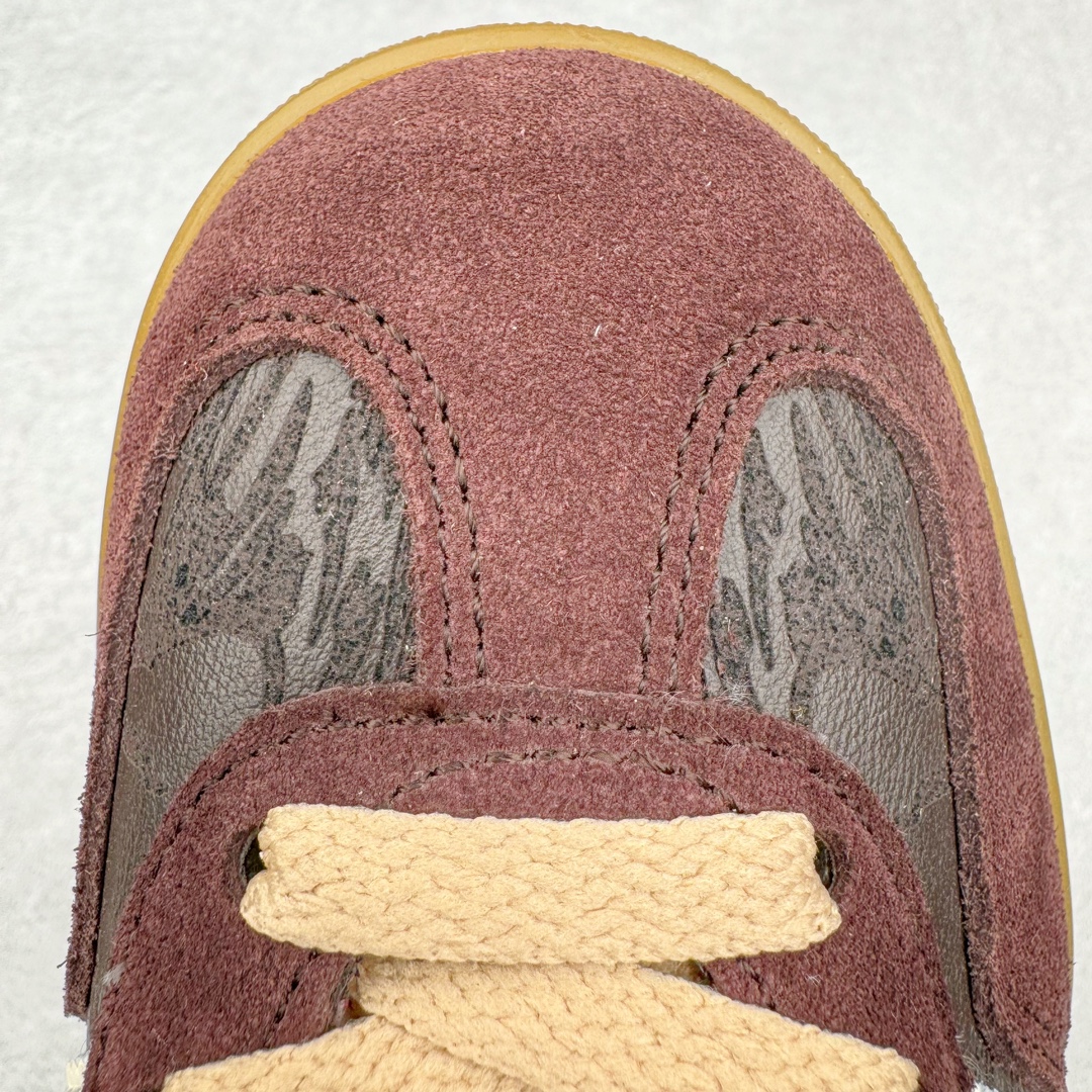 图片[15]-＃S2纯原 AD Original Gazelle Indoor Trainers 瞪羚室内鞋系列低帮复古百搭休闲运动德训风板鞋 JP5671 高端零售特供批次 原厂定制长毛翻毛皮组合环保纤维革鞋面材质 内置环保海玻璃鞋垫 外置RB橡胶大底 产品品控稳定性领先行业 原厂全套原楦原纸板冲刀磨具开发 原厂皮料加持 原厂港宝加持定型后跟R度完美 将复古进行到底 简约流畅 三十年不变经典 这款Gazelle运动鞋 无论面料、配色、质感或设计 都只在重现其1991年原款的经典 皮革鞋面 撞色三条纹和鞋跟标的设计 力求呈现90年代的经典复古风潮 Samba火热的同时 也带动了其它的复古鞋型 Gazelle便是其中一只 Gazelle Indoor拥有包边更宽的T字型鞋头 更好的保护运动员的前掌 浓浓的复古氛围感 非常适合现在流行的Cleanfit风格 尺码：36 36.5 37.5 38 38.5 39 40 40.5 41 42 42.5 43 44 44.5 45 46-选品中心