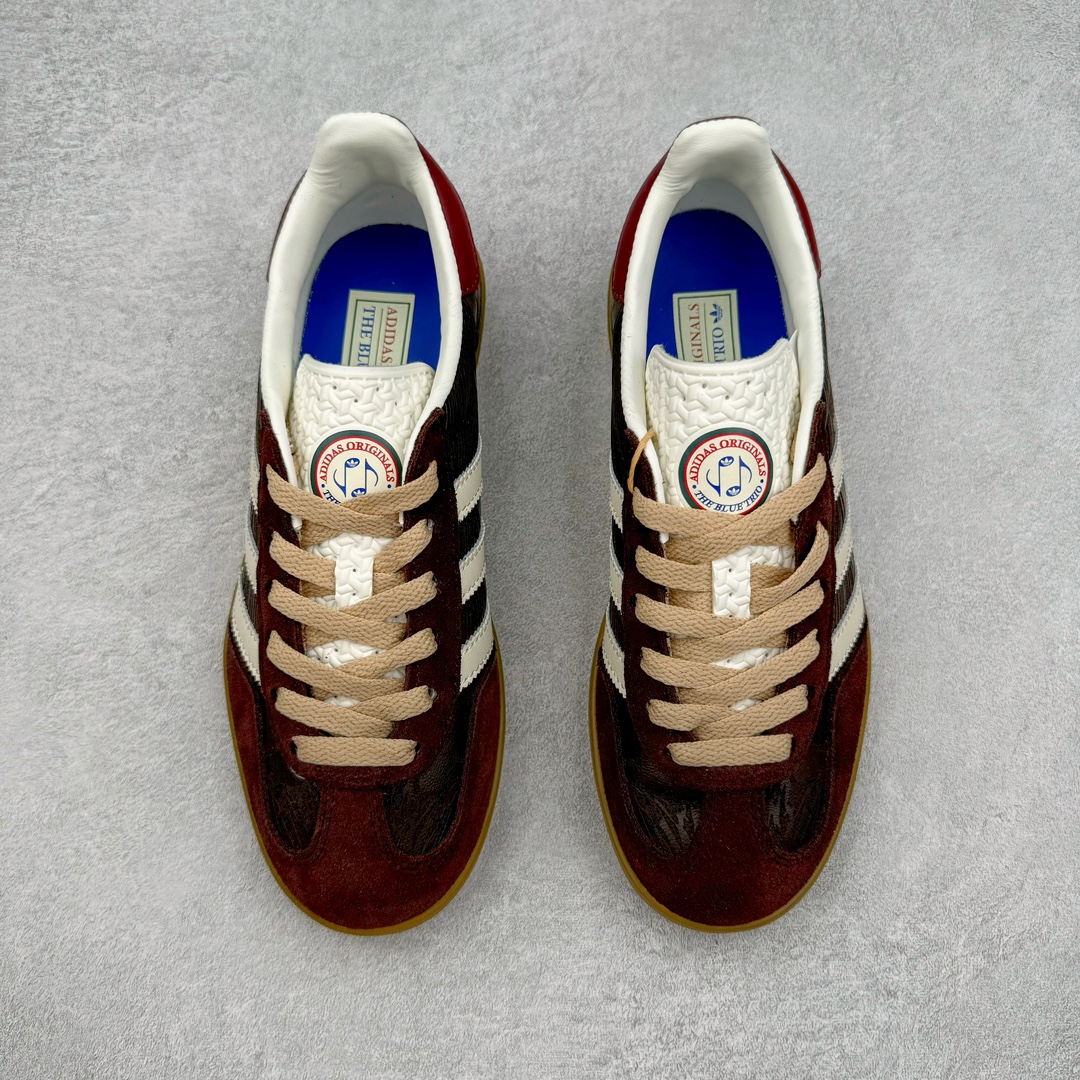 图片[2]-＃S2纯原 AD Original Gazelle Indoor Trainers 瞪羚室内鞋系列低帮复古百搭休闲运动德训风板鞋 JP5671 高端零售特供批次 原厂定制长毛翻毛皮组合环保纤维革鞋面材质 内置环保海玻璃鞋垫 外置RB橡胶大底 产品品控稳定性领先行业 原厂全套原楦原纸板冲刀磨具开发 原厂皮料加持 原厂港宝加持定型后跟R度完美 将复古进行到底 简约流畅 三十年不变经典 这款Gazelle运动鞋 无论面料、配色、质感或设计 都只在重现其1991年原款的经典 皮革鞋面 撞色三条纹和鞋跟标的设计 力求呈现90年代的经典复古风潮 Samba火热的同时 也带动了其它的复古鞋型 Gazelle便是其中一只 Gazelle Indoor拥有包边更宽的T字型鞋头 更好的保护运动员的前掌 浓浓的复古氛围感 非常适合现在流行的Cleanfit风格 尺码：36 36.5 37.5 38 38.5 39 40 40.5 41 42 42.5 43 44 44.5 45 46-选品中心