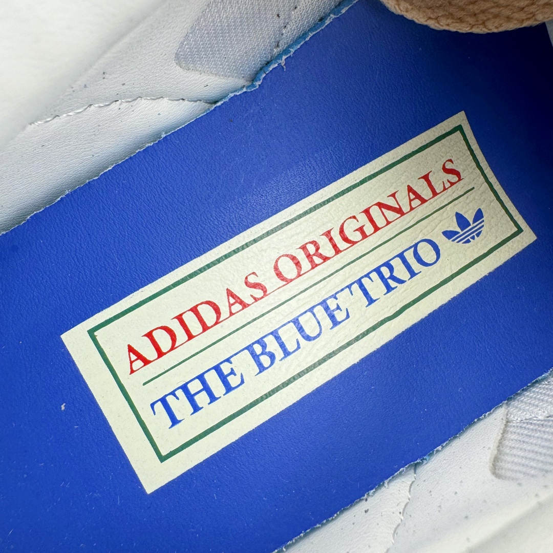 图片[13]-＃S2纯原 AD Original Gazelle Indoor Trainers 瞪羚室内鞋系列低帮复古百搭休闲运动德训风板鞋 JP5671 高端零售特供批次 原厂定制长毛翻毛皮组合环保纤维革鞋面材质 内置环保海玻璃鞋垫 外置RB橡胶大底 产品品控稳定性领先行业 原厂全套原楦原纸板冲刀磨具开发 原厂皮料加持 原厂港宝加持定型后跟R度完美 将复古进行到底 简约流畅 三十年不变经典 这款Gazelle运动鞋 无论面料、配色、质感或设计 都只在重现其1991年原款的经典 皮革鞋面 撞色三条纹和鞋跟标的设计 力求呈现90年代的经典复古风潮 Samba火热的同时 也带动了其它的复古鞋型 Gazelle便是其中一只 Gazelle Indoor拥有包边更宽的T字型鞋头 更好的保护运动员的前掌 浓浓的复古氛围感 非常适合现在流行的Cleanfit风格 尺码：36 36.5 37.5 38 38.5 39 40 40.5 41 42 42.5 43 44 44.5 45 46-选品中心