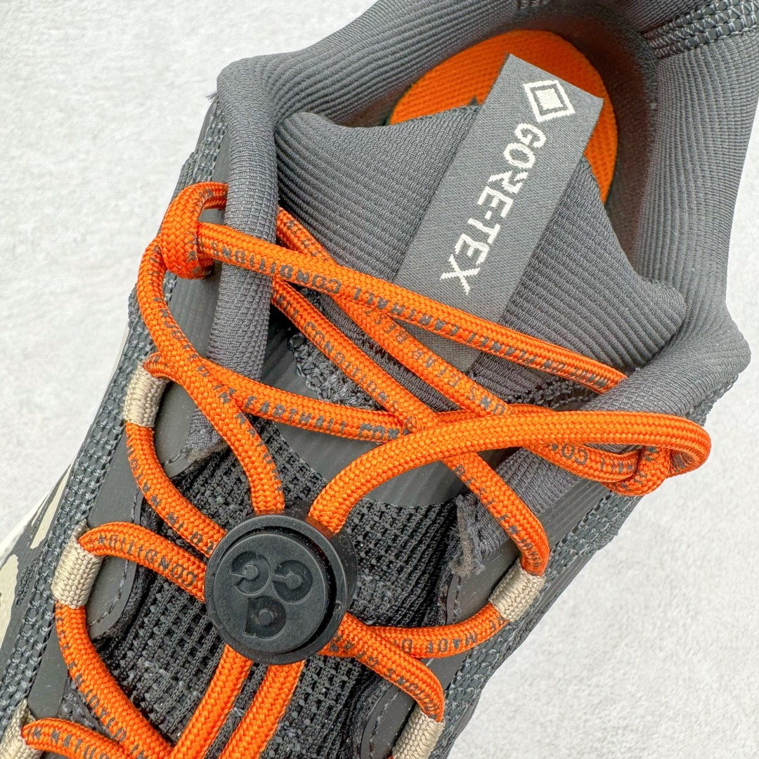 图片[14]-＃AW纯原 NK ACG Mountain Fly 2 Low GTX 复古潮流户外登山鞋防水慢跑鞋 HF6245-002全新来袭 该款沿袭前代高帮版型的设计传统 轻盈鞋面结合灵巧的脚踝包裹设计 为双足打造出一体化的舒适脚感 助力轻松畅行 中底融入柔软的React泡棉与Vaporfiy 科技 让你在岩石小径徒步时也像行走在都市般轻松舒适 粘性橡胶大底铸就了攀岩级别的出众抓地力 助你从容面对各种环境挑战 尺码：36 36.5 37.5 38 38.5 39 40 40.5 41 42 42.5 43 44 44.5 45 46-选品中心