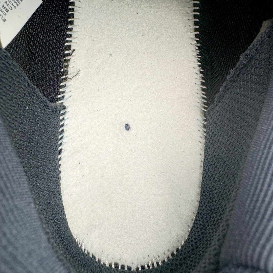 图片[10]-＃AW纯原 NK ACG Mountain Fly 2 Low GTX 复古潮流户外登山鞋防水慢跑鞋 HF6245-400全新来袭 该款沿袭前代高帮版型的设计传统 轻盈鞋面结合灵巧的脚踝包裹设计 为双足打造出一体化的舒适脚感 助力轻松畅行 中底融入柔软的React泡棉与Vaporfiy 科技 让你在岩石小径徒步时也像行走在都市般轻松舒适 粘性橡胶大底铸就了攀岩级别的出众抓地力 助你从容面对各种环境挑战 尺码：36 36.5 37.5 38 38.5 39 40 40.5 41 42 42.5 43 44 44.5 45 46-选品中心