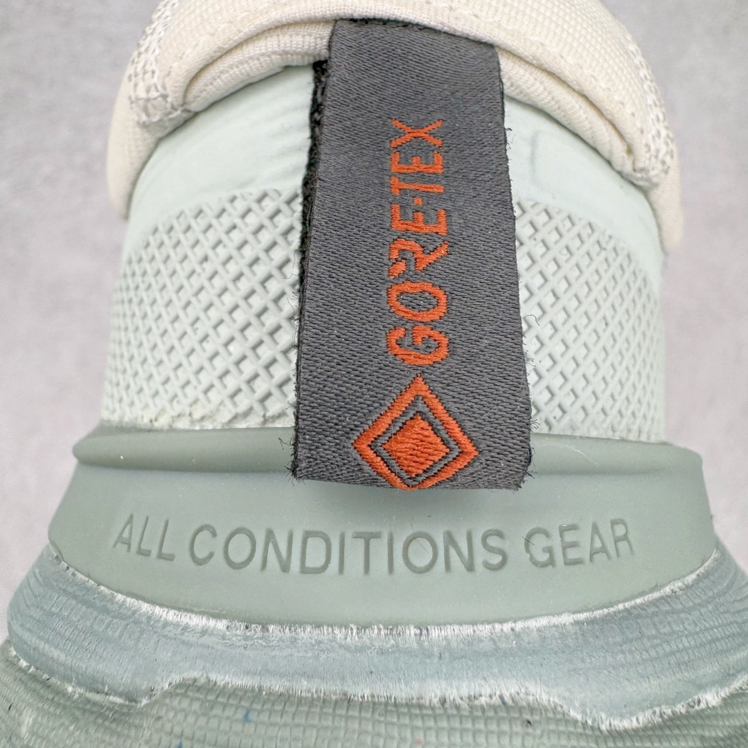 图片[19]-＃AW纯原 NK ACG Mountain Fly 2 Low GTX 复古潮流户外登山鞋防水慢跑鞋 HF6245-003 全新来袭 该款沿袭前代高帮版型的设计传统 轻盈鞋面结合灵巧的脚踝包裹设计 为双足打造出一体化的舒适脚感 助力轻松畅行 中底融入柔软的React泡棉与Vaporfiy 科技 让你在岩石小径徒步时也像行走在都市般轻松舒适 粘性橡胶大底铸就了攀岩级别的出众抓地力 助你从容面对各种环境挑战 尺码：36 36.5 37.5 38 38.5 39 40 40.5 41 42 42.5 43 44 44.5 45 46-选品中心