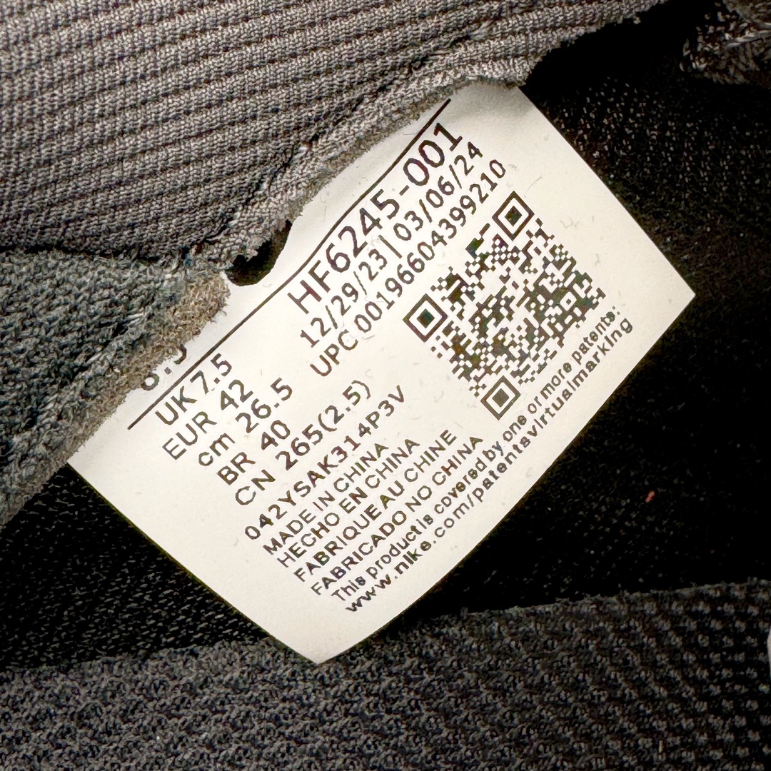 图片[11]-＃AW纯原 NK ACG Mountain Fly 2 Low GTX 复古潮流户外登山鞋防水慢跑鞋 HF6245-001 全新来袭 该款沿袭前代高帮版型的设计传统 轻盈鞋面结合灵巧的脚踝包裹设计 为双足打造出一体化的舒适脚感 助力轻松畅行 中底融入柔软的React泡棉与Vaporfiy 科技 让你在岩石小径徒步时也像行走在都市般轻松舒适 粘性橡胶大底铸就了攀岩级别的出众抓地力 助你从容面对各种环境挑战 尺码：36 36.5 37.5 38 38.5 39 40 40.5 41 42 42.5 43 44 44.5 45 46-选品中心