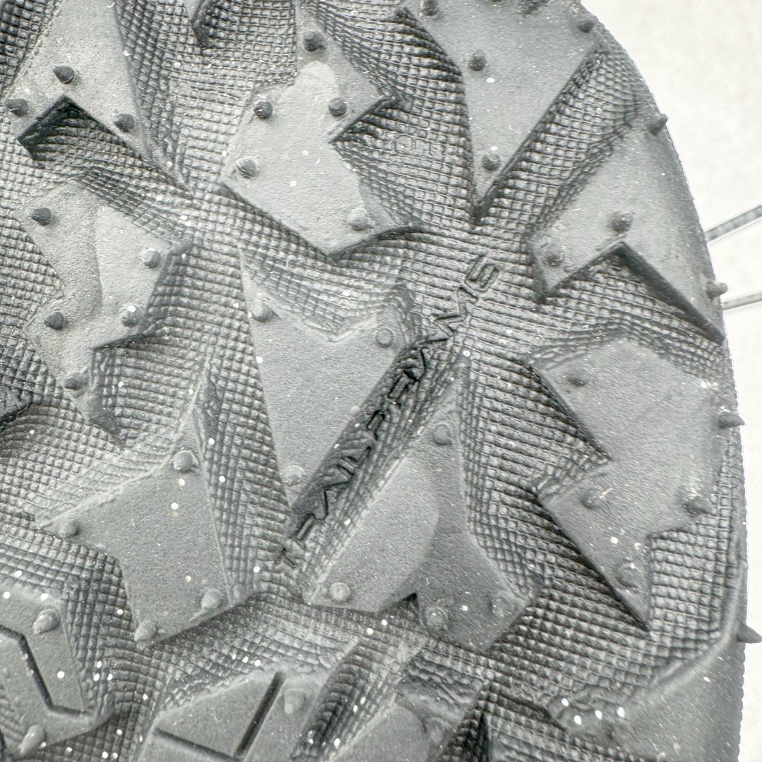 图片[18]-＃AW纯原 NK ACG Mountain Fly 2 Low GTX 复古潮流户外登山鞋防水慢跑鞋 HF6245-001 全新来袭 该款沿袭前代高帮版型的设计传统 轻盈鞋面结合灵巧的脚踝包裹设计 为双足打造出一体化的舒适脚感 助力轻松畅行 中底融入柔软的React泡棉与Vaporfiy 科技 让你在岩石小径徒步时也像行走在都市般轻松舒适 粘性橡胶大底铸就了攀岩级别的出众抓地力 助你从容面对各种环境挑战 尺码：36 36.5 37.5 38 38.5 39 40 40.5 41 42 42.5 43 44 44.5 45 46-选品中心